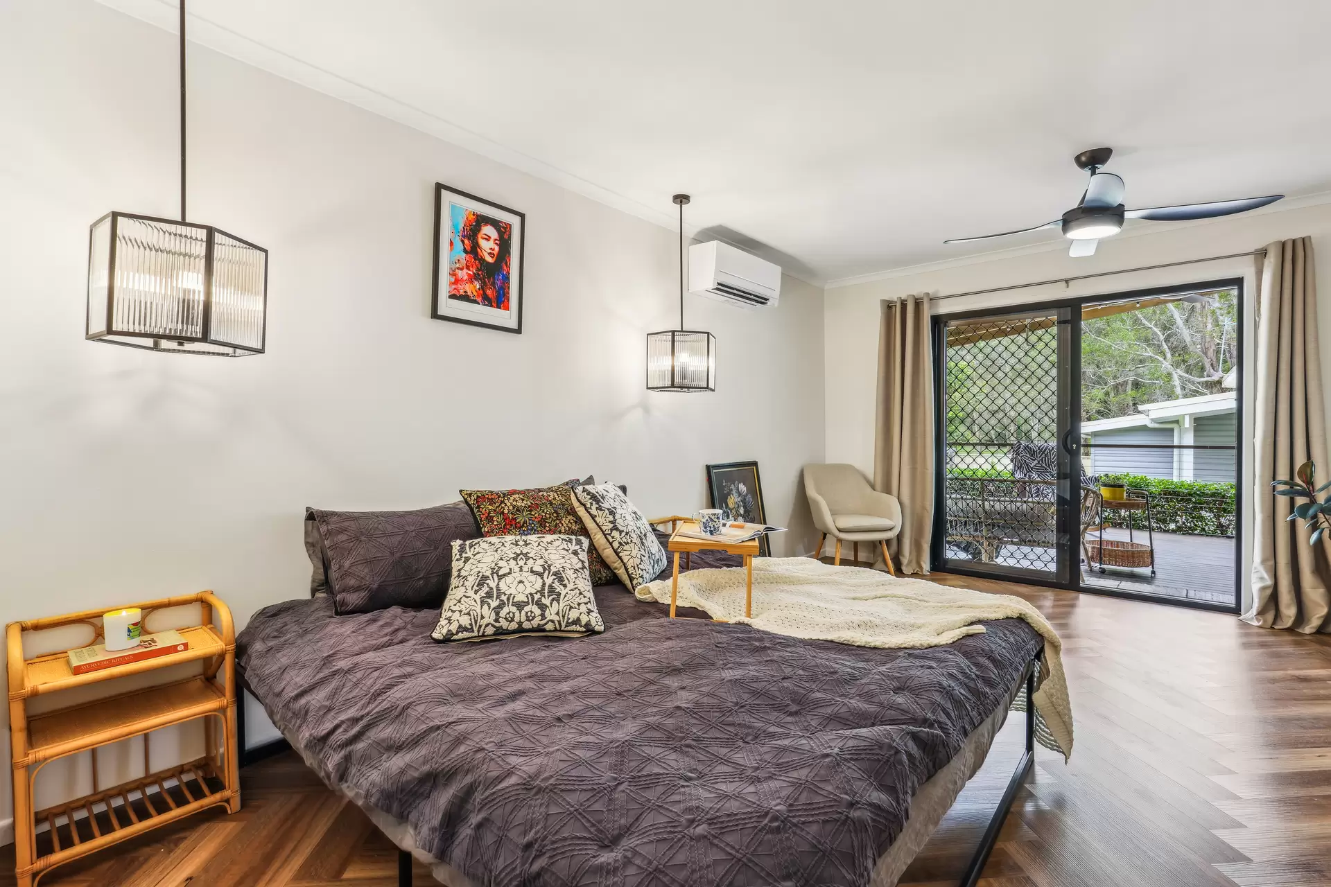 25  Moora Street, Ashmore Sold by Queensland Sotheby's International Realty - image 1