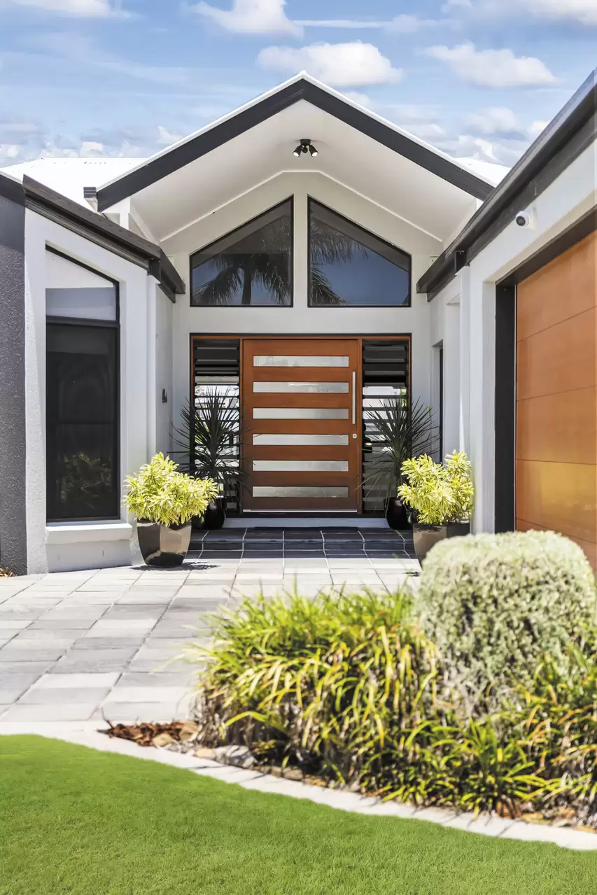 4 Marram Court, Raby Bay Sold by Queensland Sotheby's International Realty - image 1
