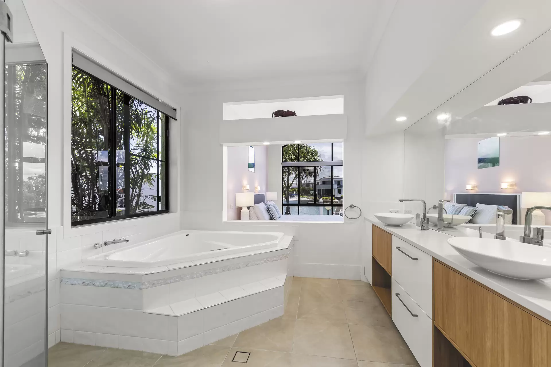 4 Marram Court, Raby Bay Sold by Queensland Sotheby's International Realty - image 1
