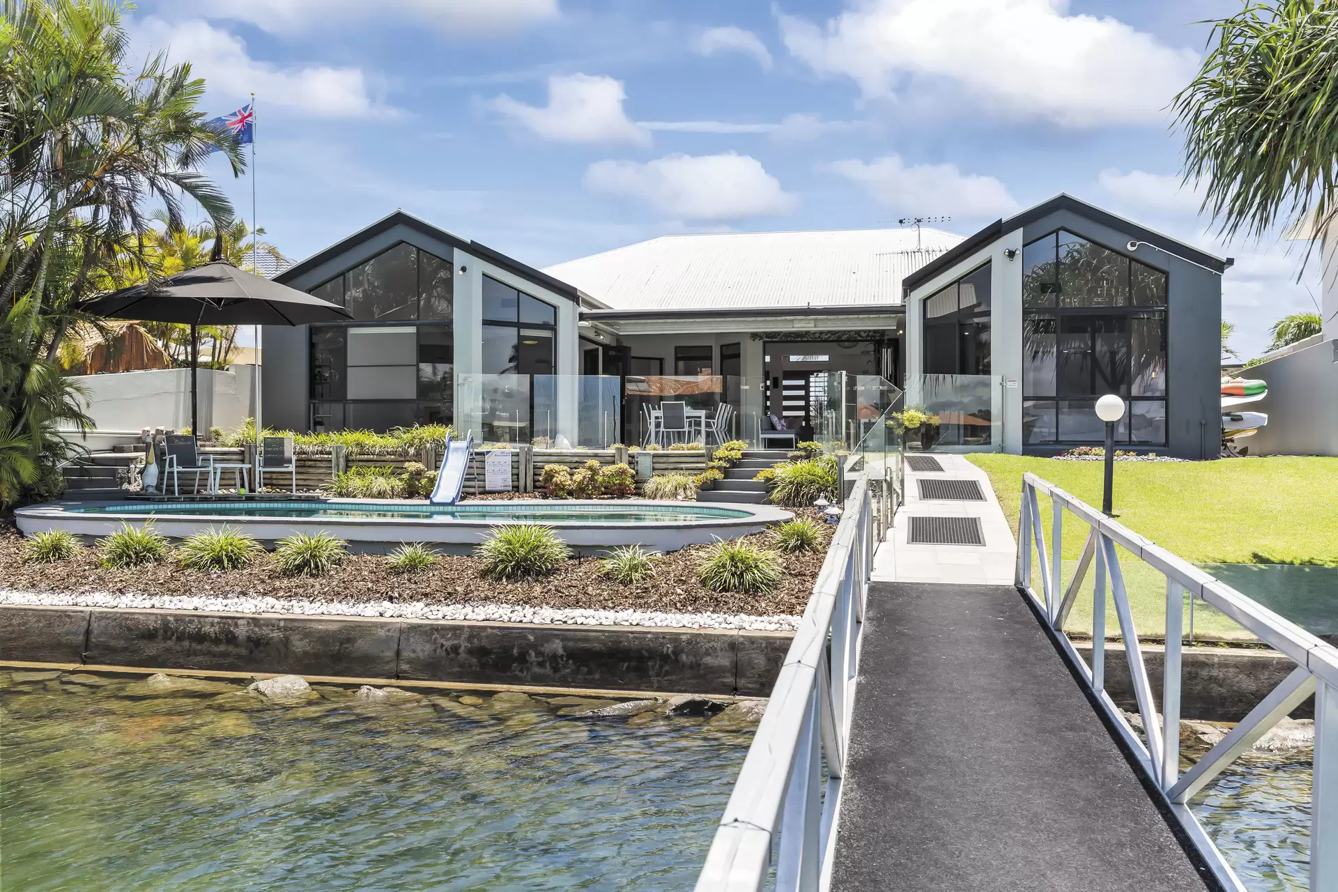 4 Marram Court, Raby Bay Sold by Queensland Sotheby's International Realty - image 1