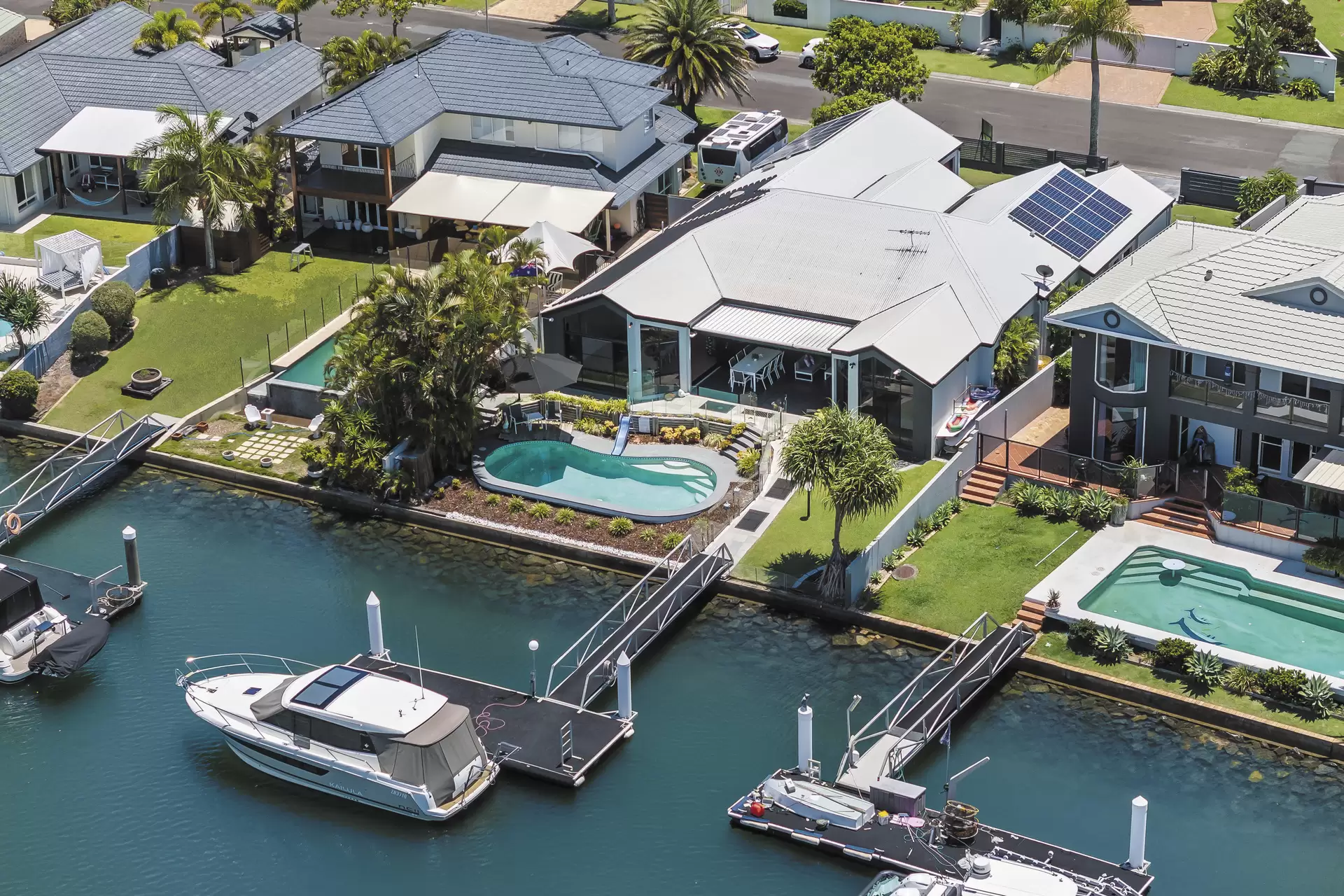4 Marram Court, Raby Bay Sold by Queensland Sotheby's International Realty - image 1