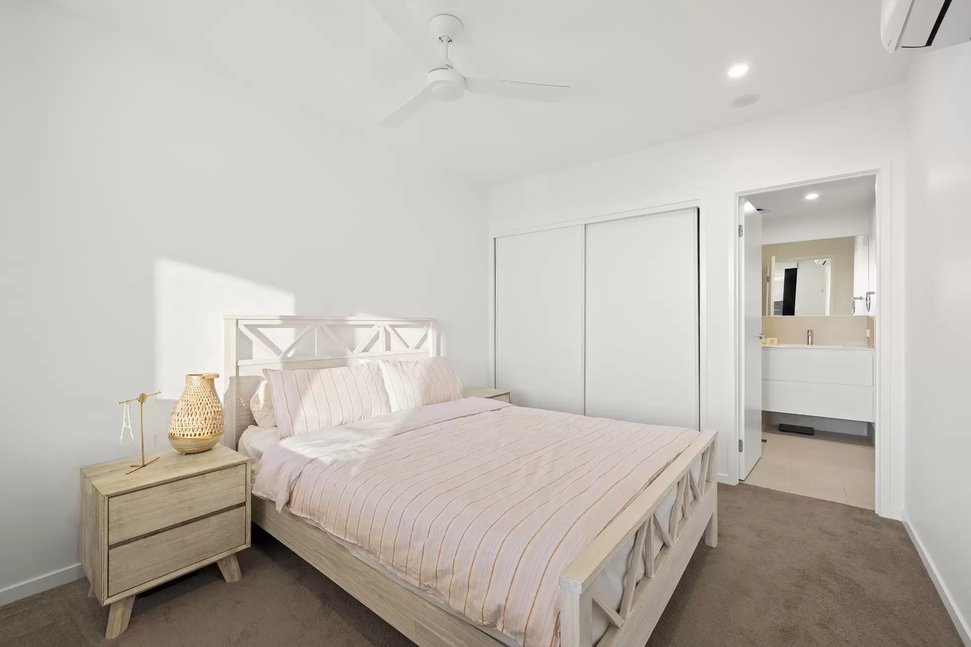 511/12 South Sea Islander Way, Maroochydore Sold by Queensland Sotheby's International Realty - image 1