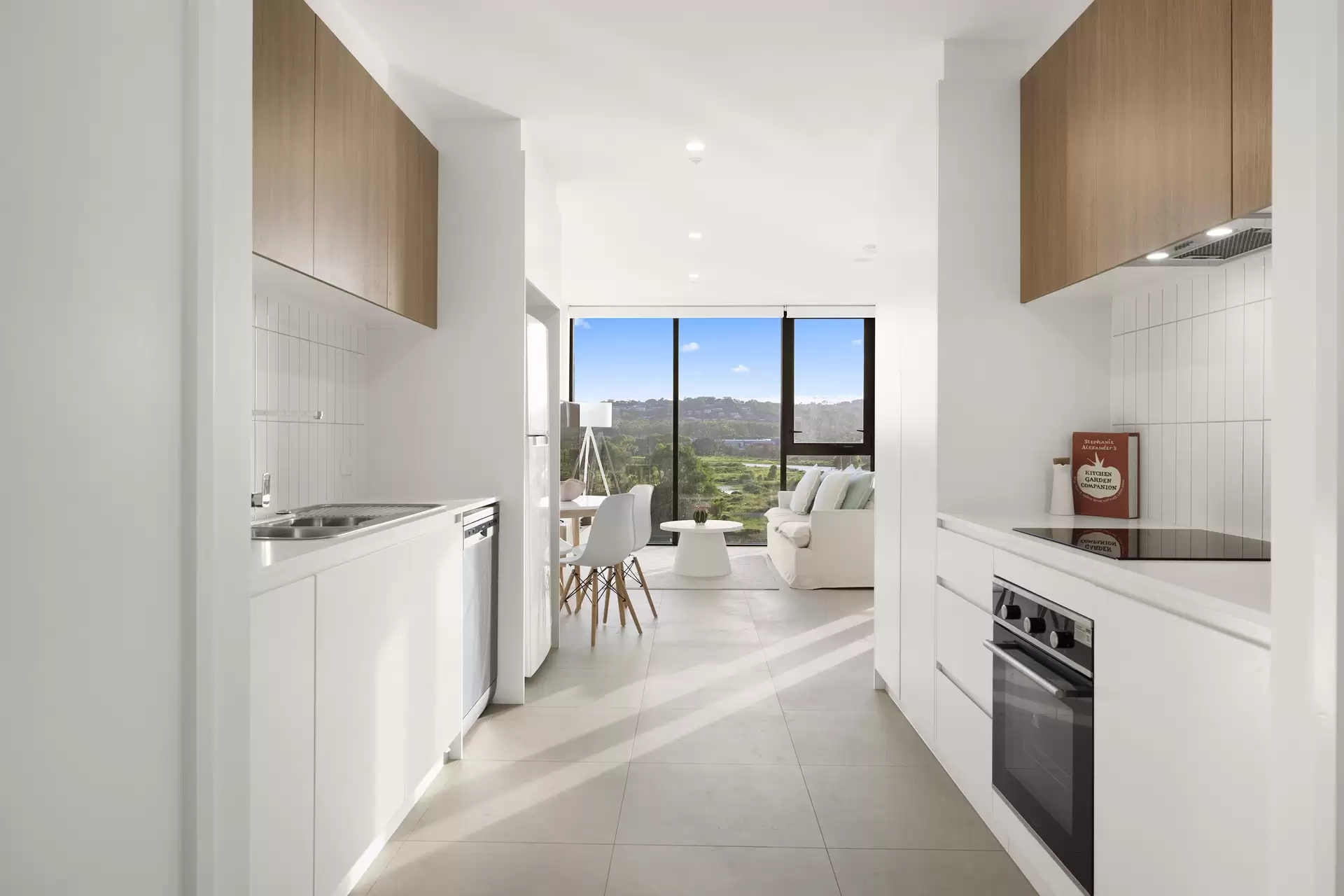 511/12 South Sea Islander Way, Maroochydore Sold by Queensland Sotheby's International Realty - image 1