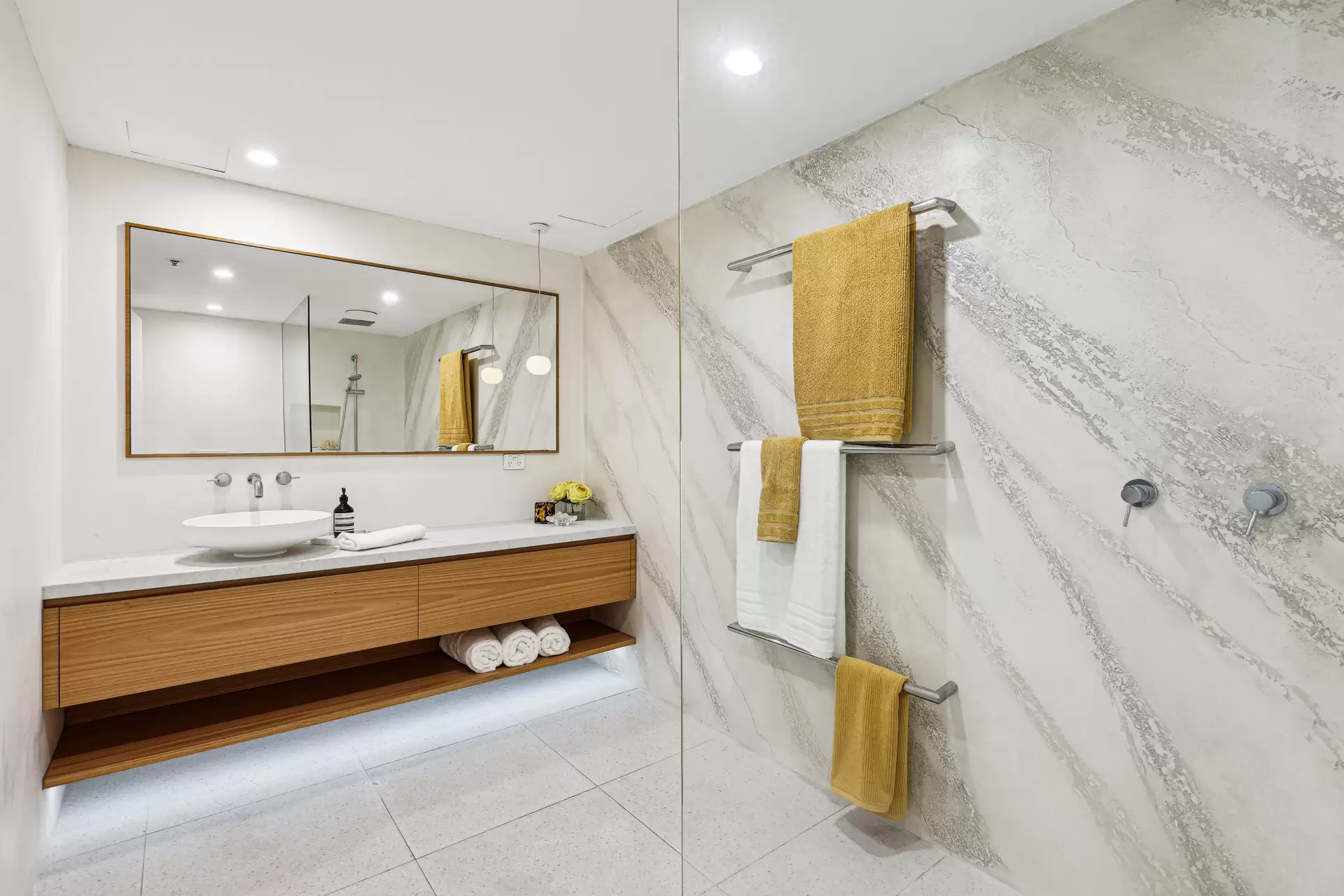 99/59 Pacific Street, Main Beach Sold by Queensland Sotheby's International Realty - image 1