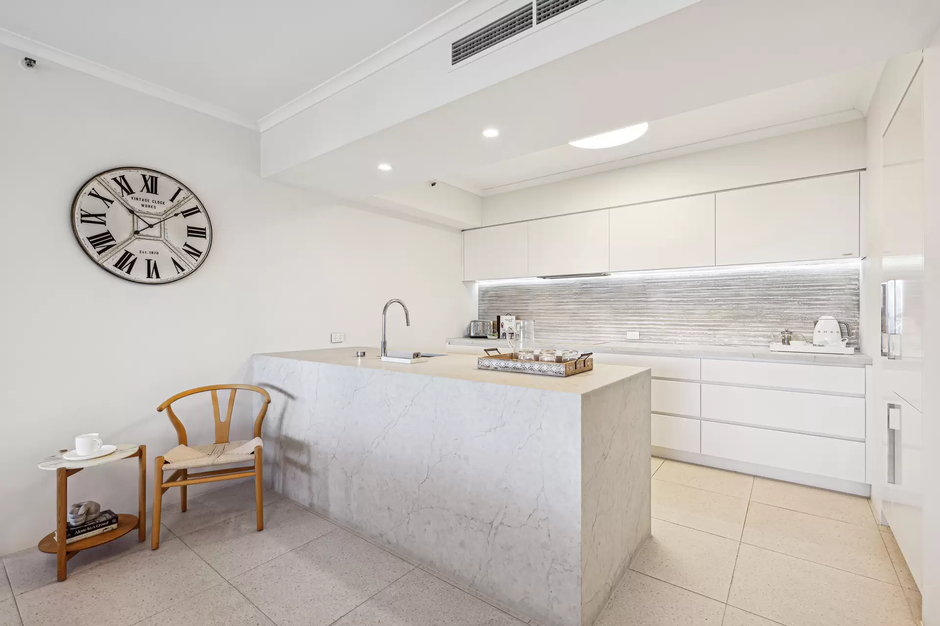 99/59 Pacific Street, Main Beach Sold by Queensland Sotheby's International Realty - image 1