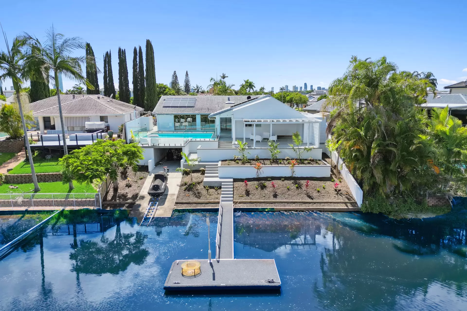 11 Rannock Avenue, Benowa Waters Sold by Queensland Sotheby's International Realty - image 1