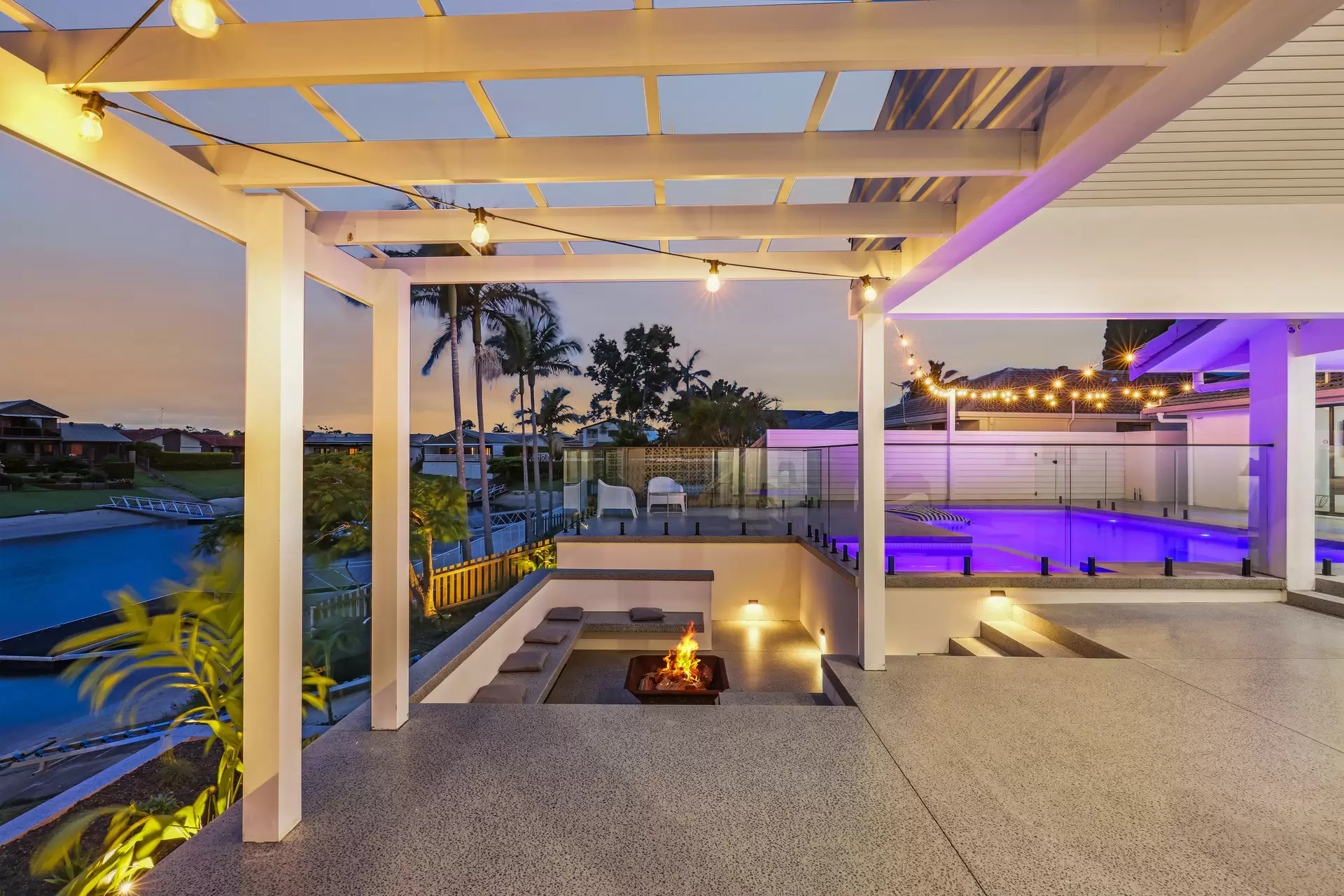 11 Rannock Avenue, Benowa Waters Sold by Queensland Sotheby's International Realty - image 1