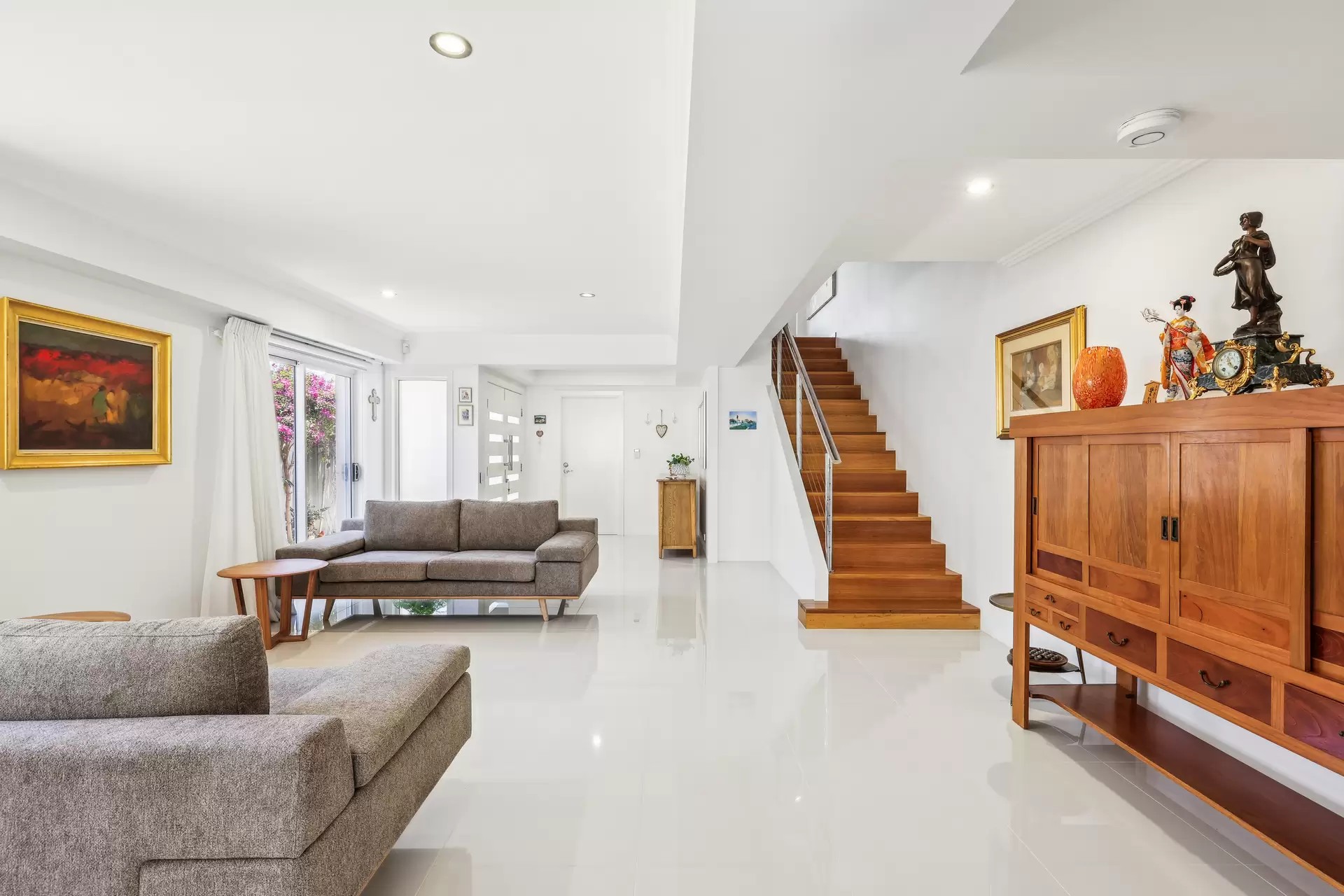 1/60 Woodroffe Avenue, Main Beach Sold by Queensland Sotheby's International Realty - image 1