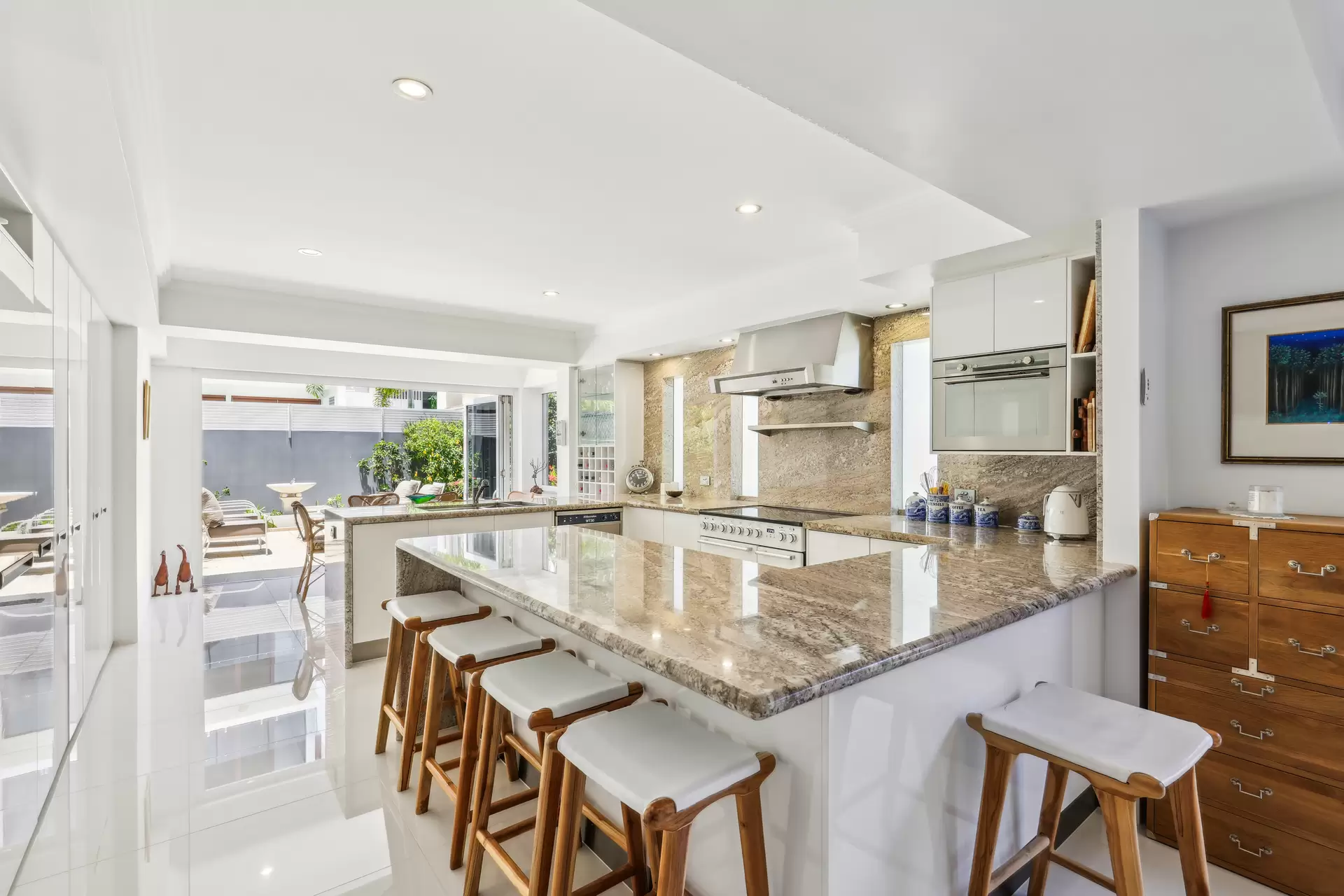 1/60 Woodroffe Avenue, Main Beach Sold by Queensland Sotheby's International Realty - image 1