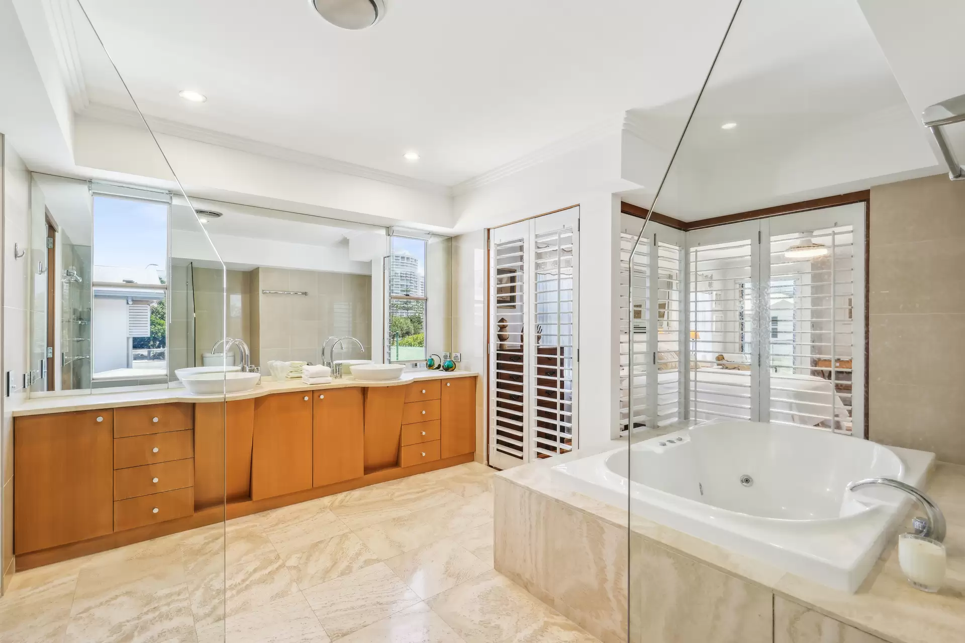 1/60 Woodroffe Avenue, Main Beach Sold by Queensland Sotheby's International Realty - image 1