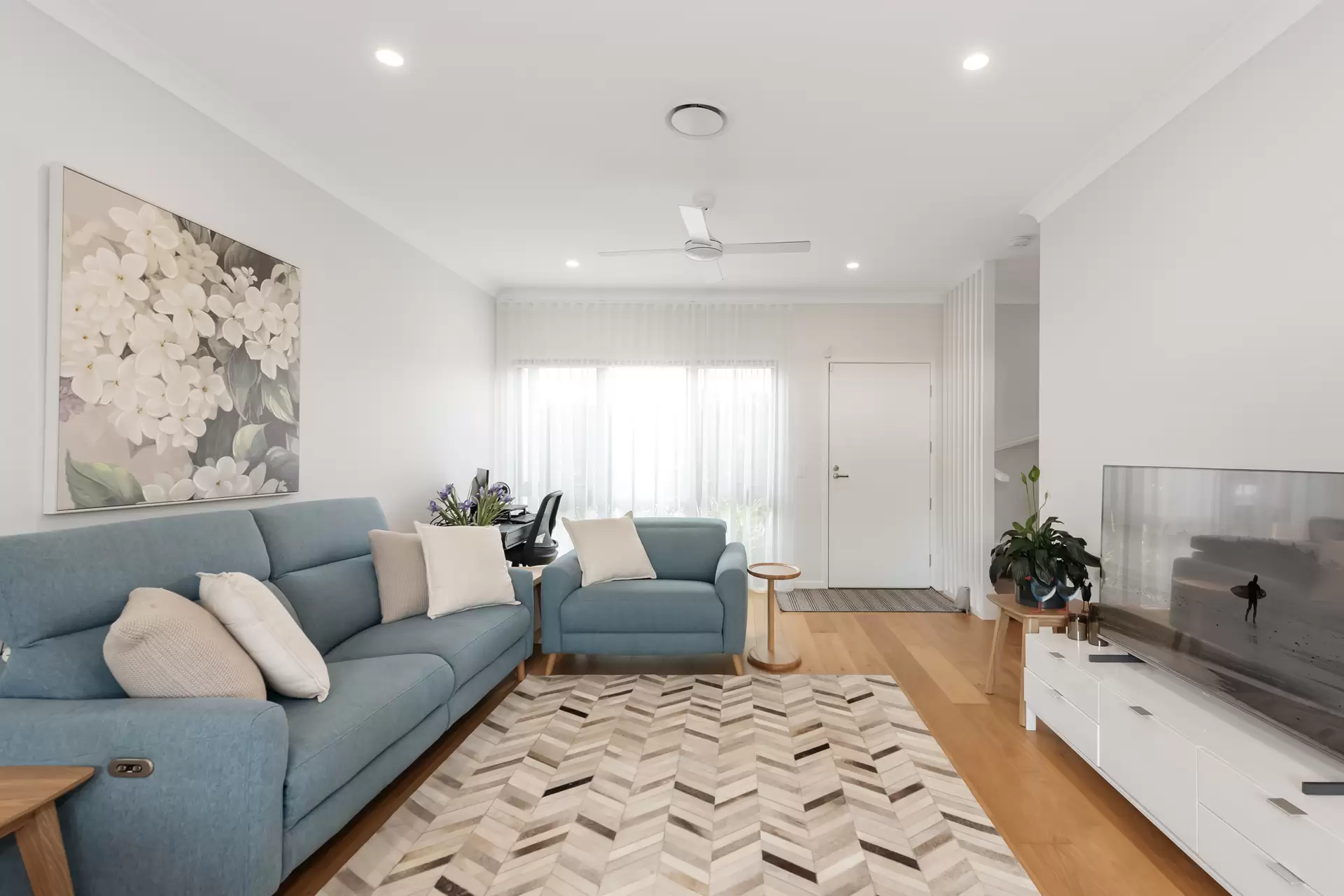 62/1 Lyra Avenue, Hope Island Sold by  - image 1