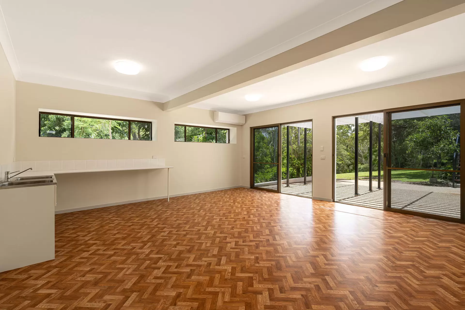 1723 Mount Gravatt Capalaba Road, Chandler Sold by Queensland Sotheby's International Realty - image 1