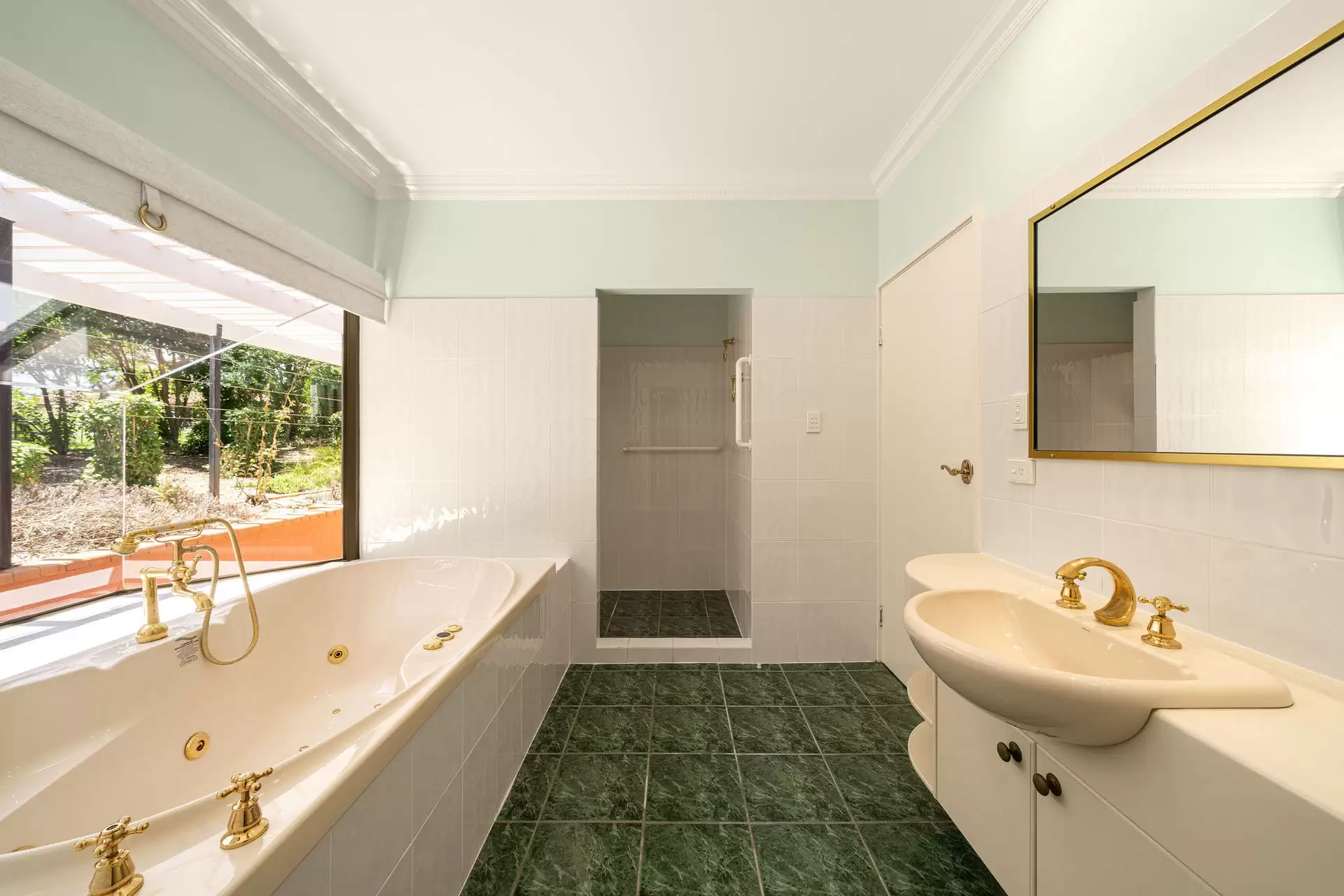 1723 Mount Gravatt Capalaba Road, Chandler Sold by Queensland Sotheby's International Realty - image 1