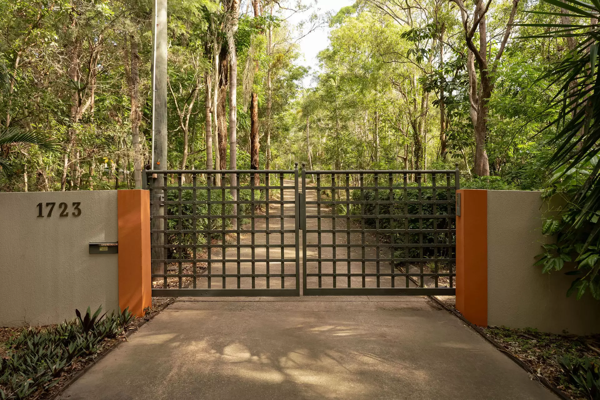 1723 Mount Gravatt Capalaba Road, Chandler Sold by Queensland Sotheby's International Realty - image 1