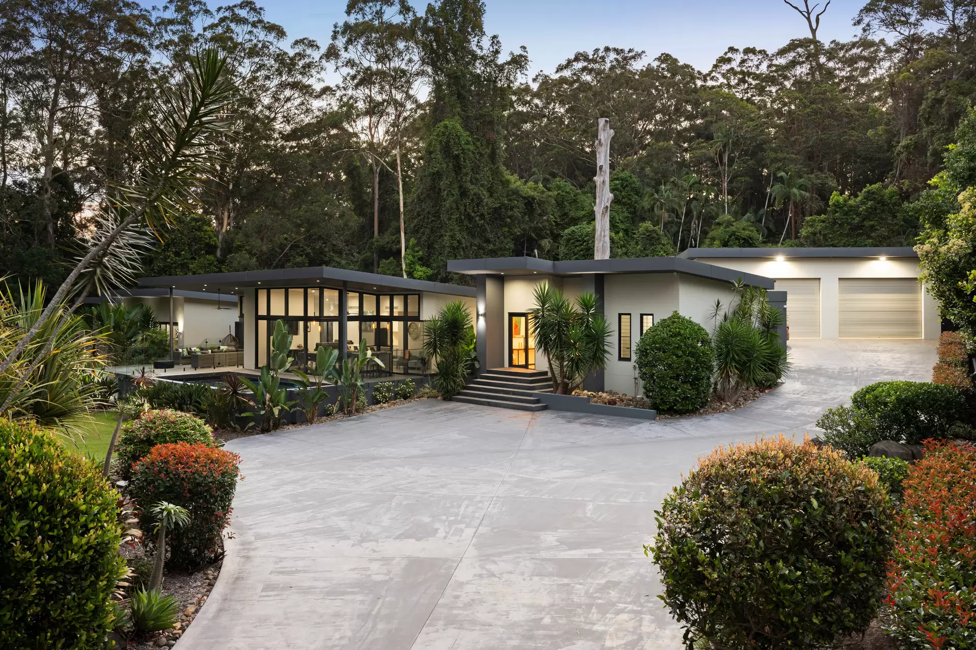 23 Kensington Lane, Tanawha Sold by Queensland Sotheby's International Realty - image 1