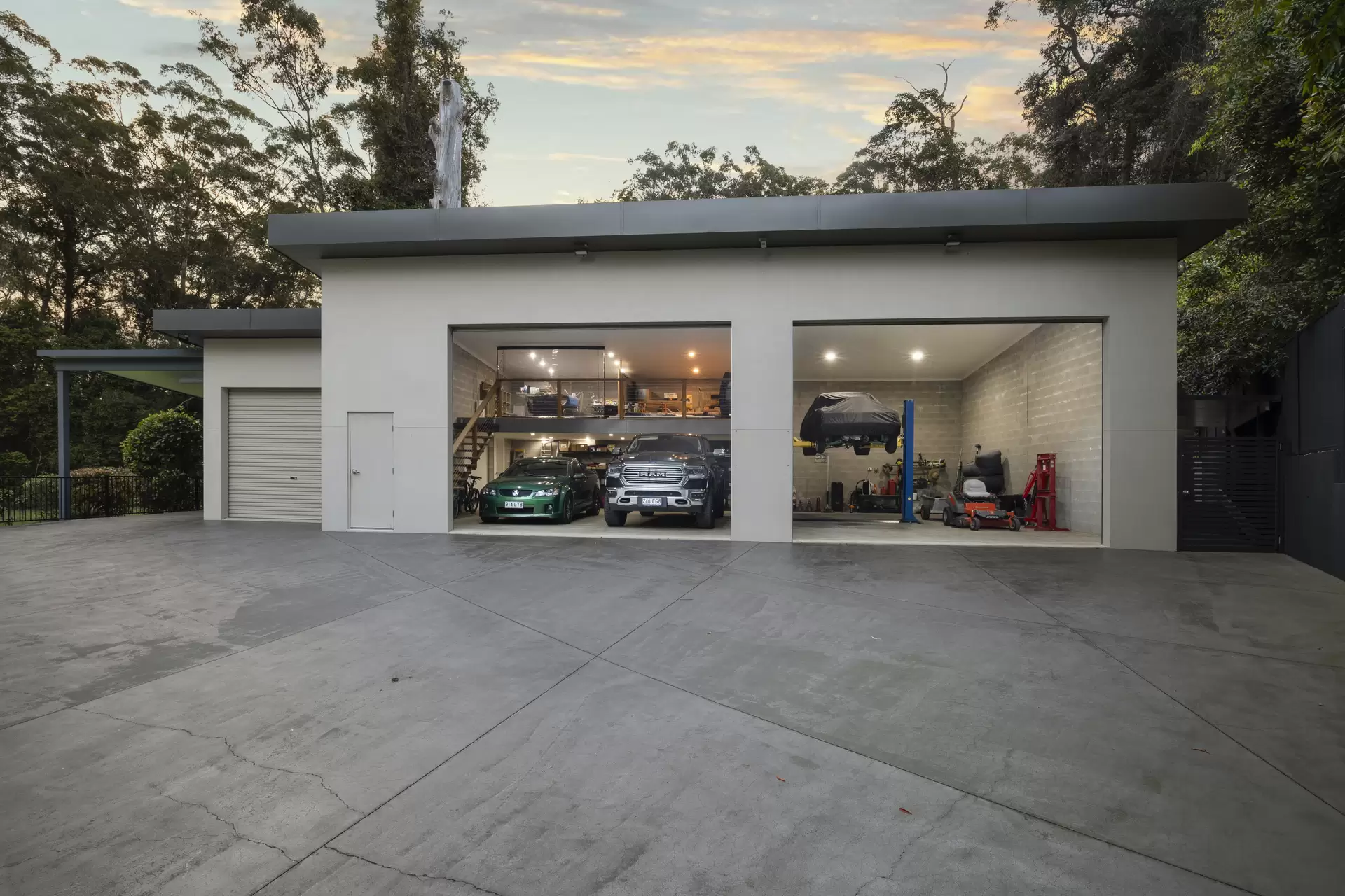 23 Kensington Lane, Tanawha Sold by Queensland Sotheby's International Realty - image 1