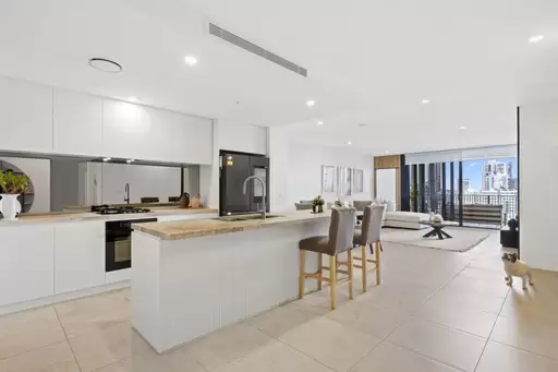 1002/48 Ventura Road, Mermaid Beach Sold by Queensland Sotheby's International Realty