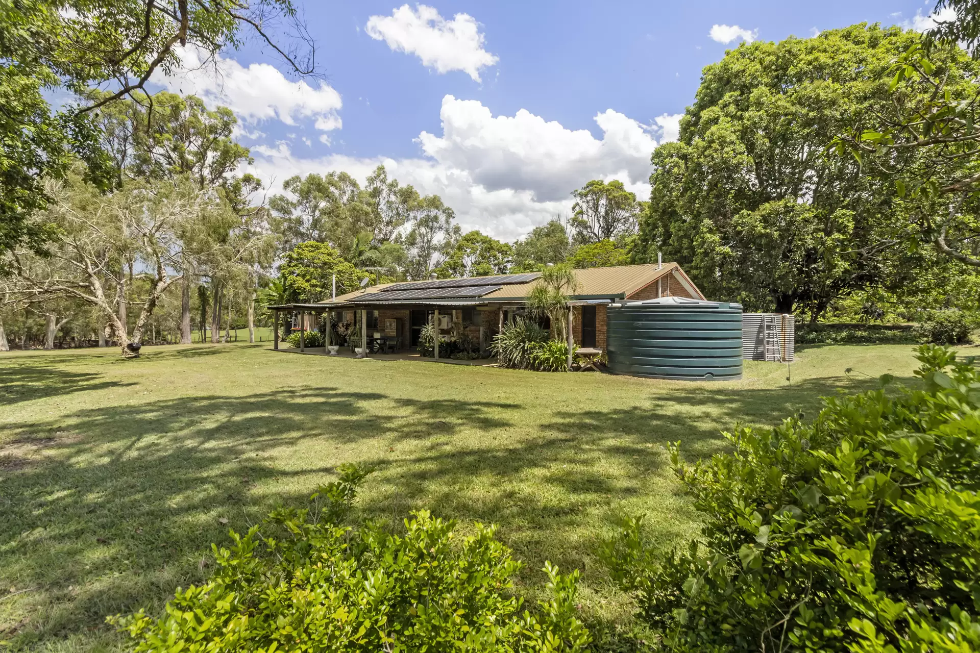 170 Ford Road, Burbank Sold by Queensland Sotheby's International Realty - image 1