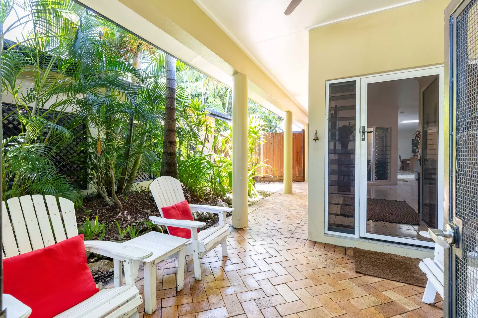 9 Trochus Close, Port Douglas Sold by Queensland Sotheby's International Realty - image 1