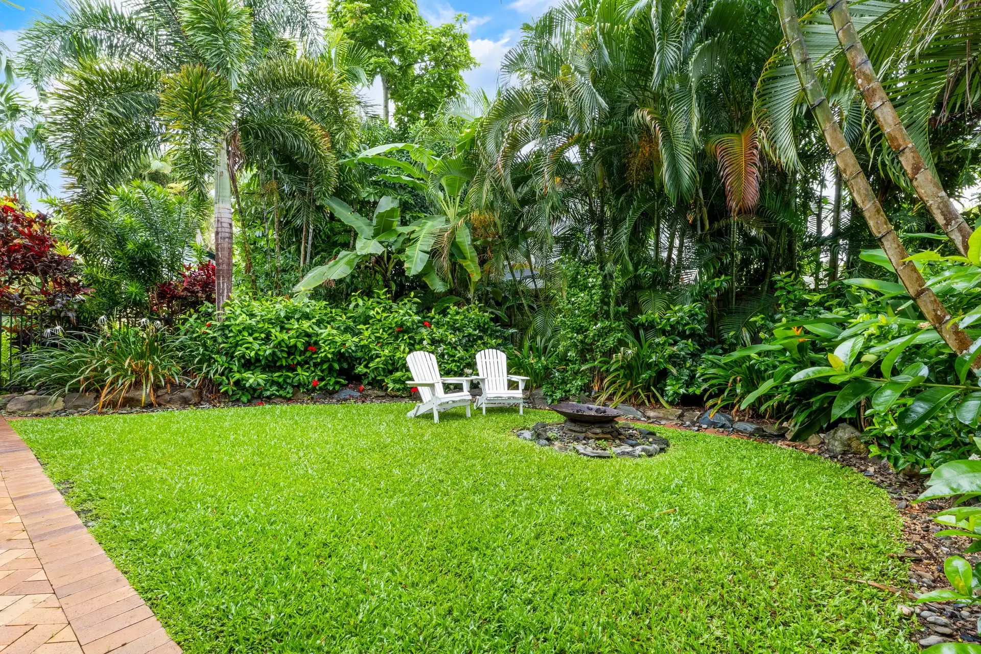 9 Trochus Close, Port Douglas Sold by Queensland Sotheby's International Realty - image 1