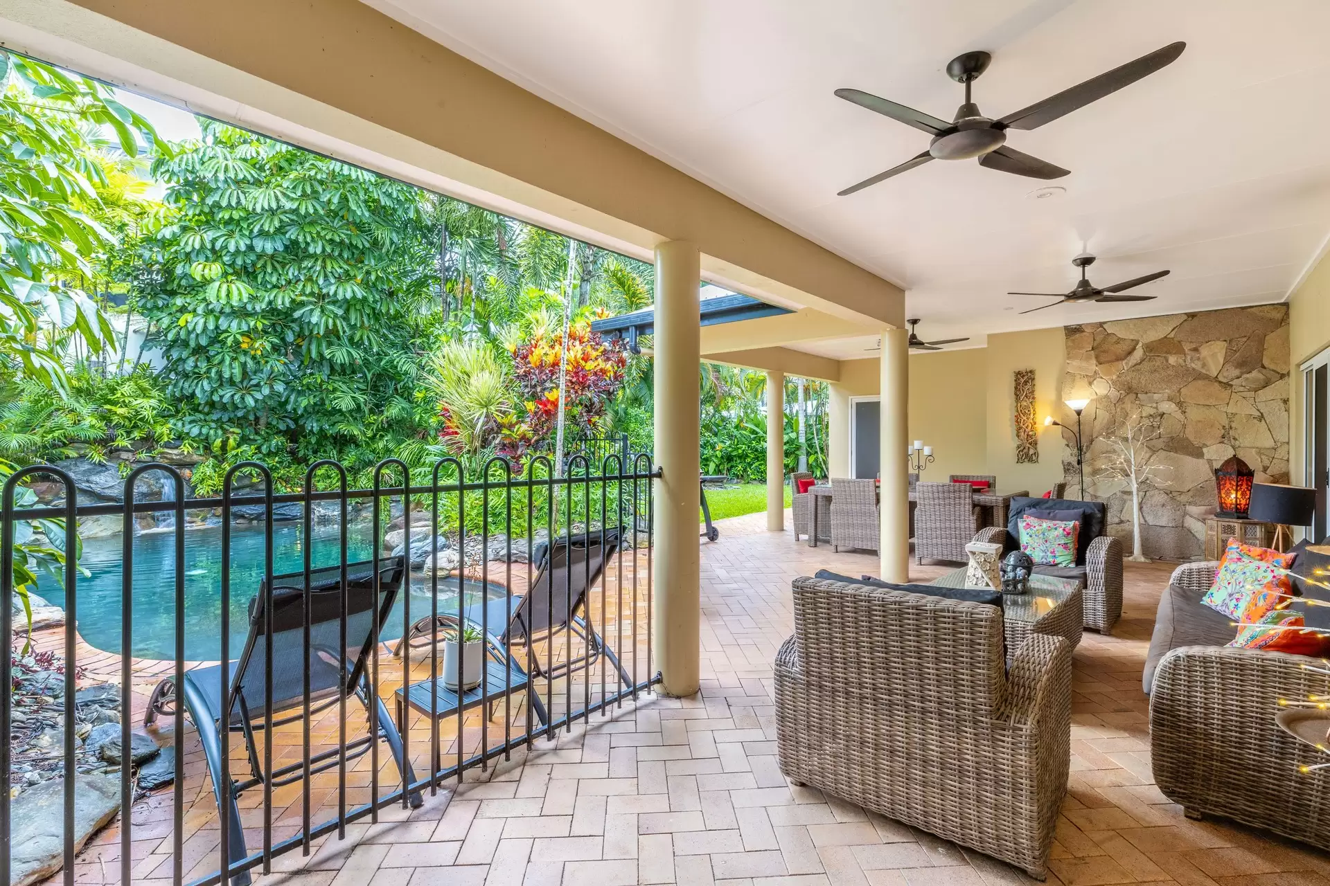 9 Trochus Close, Port Douglas Sold by Queensland Sotheby's International Realty - image 1