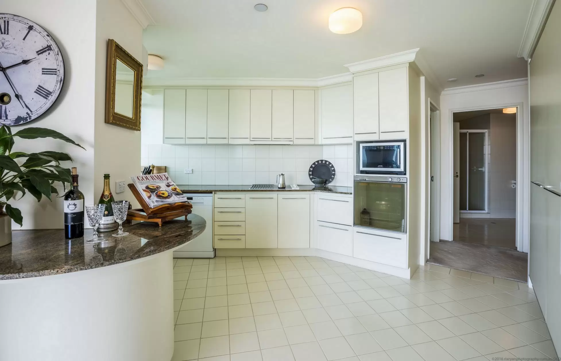 Level 10/A10-2/75 Brighton Parade, Southport Sold by Queensland Sotheby's International Realty - image 1