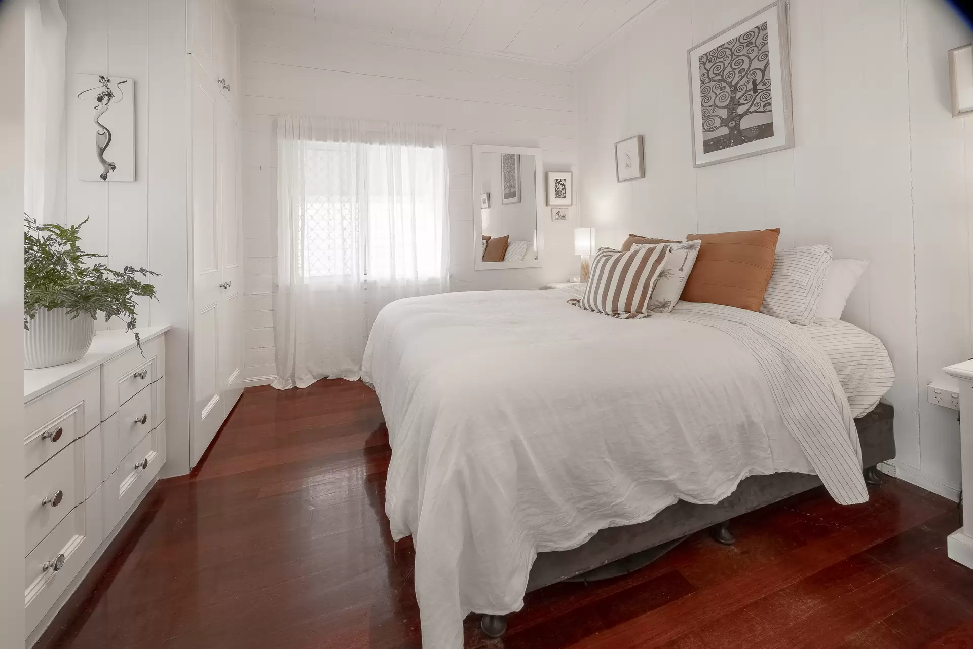30 & 32  Berrima Street, Wynnum Sold by Queensland Sotheby's International Realty - image 1