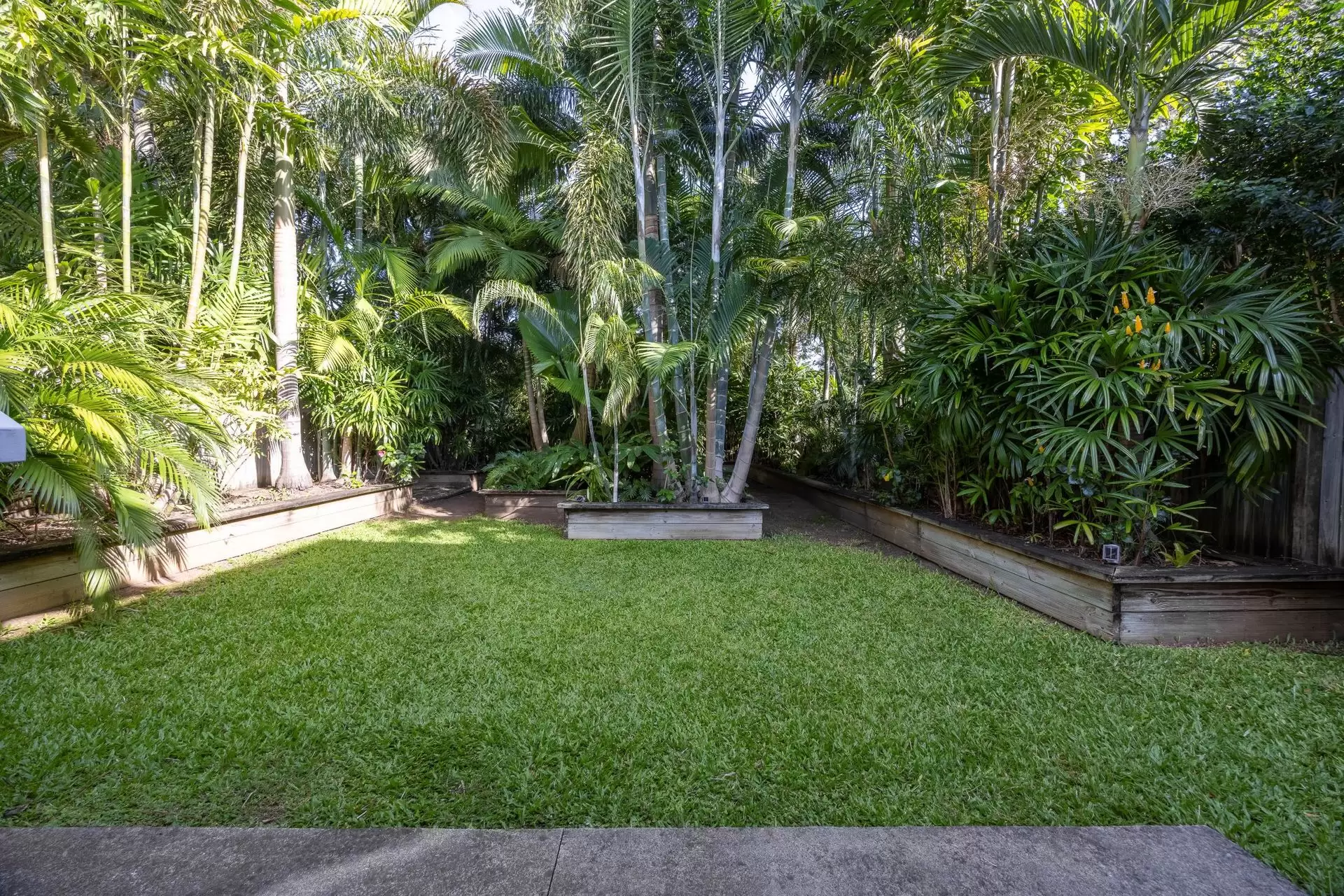 30 & 32  Berrima Street, Wynnum Sold by Queensland Sotheby's International Realty - image 1
