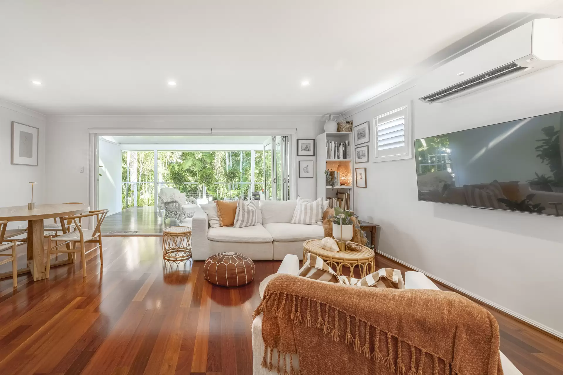30 & 32  Berrima Street, Wynnum Sold by  - image 1