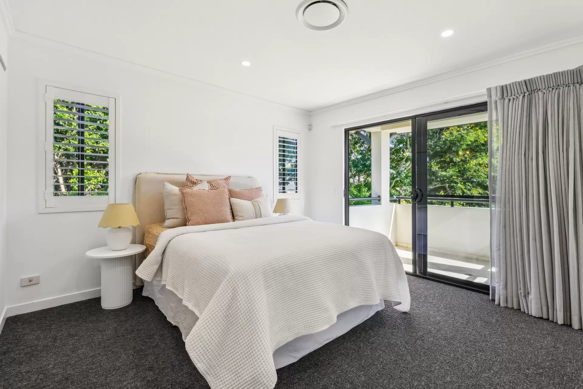 2/45 Winchester Street, Southport Sold by Queensland Sotheby's International Realty - image 1