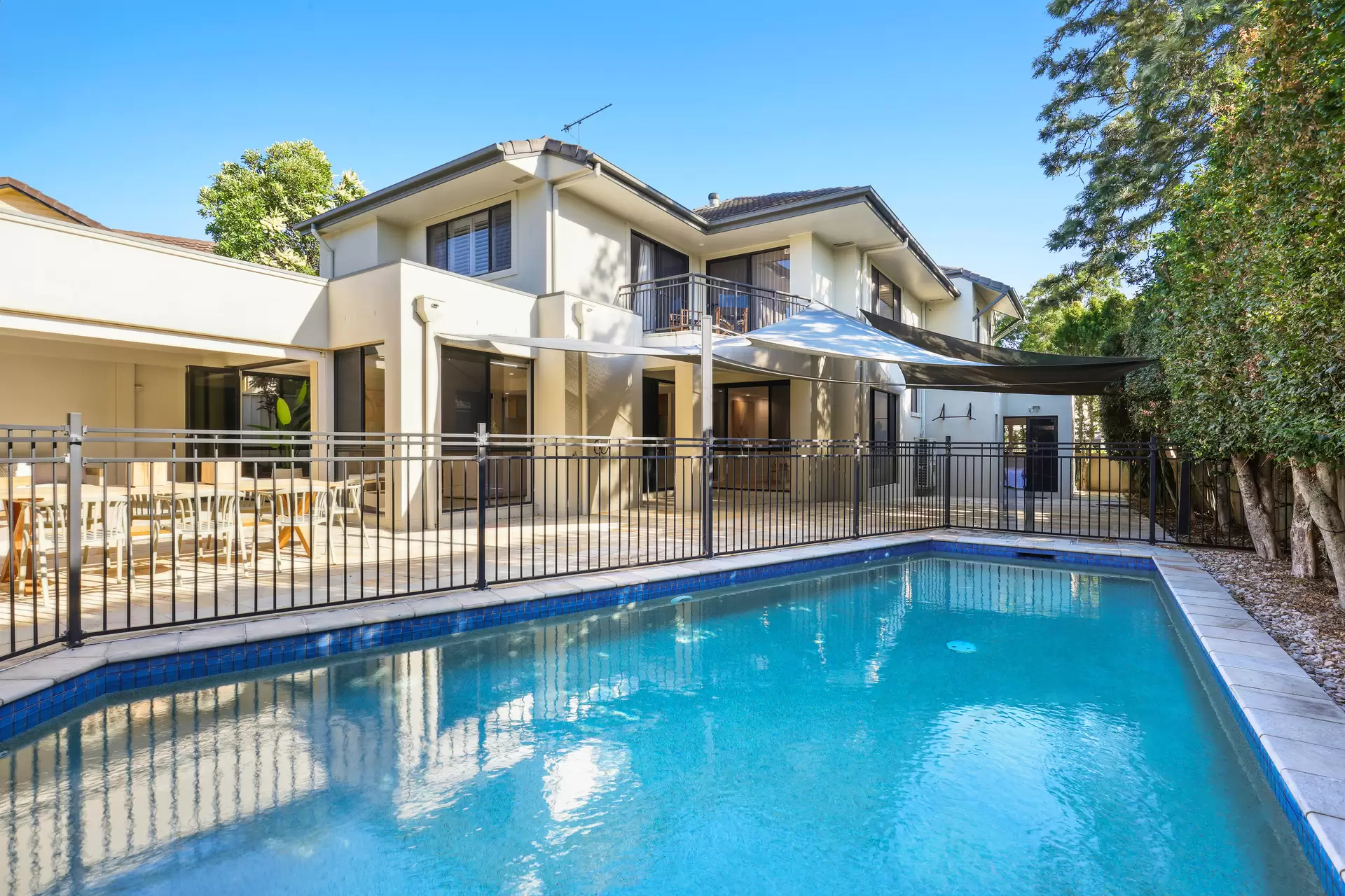 2/45 Winchester Street, Southport Sold by Queensland Sotheby's International Realty - image 1