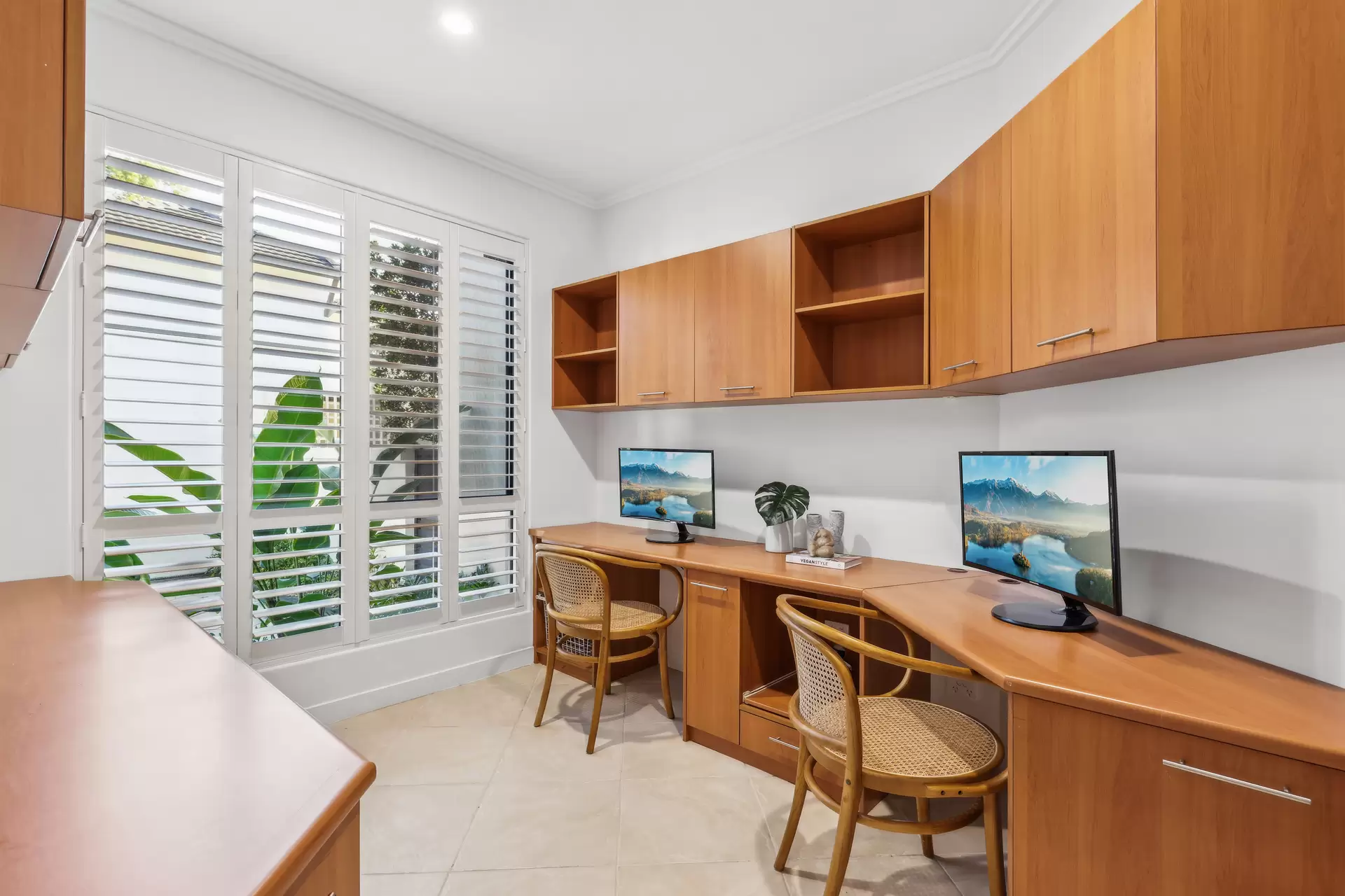 2/45 Winchester Street, Southport Sold by Queensland Sotheby's International Realty - image 1