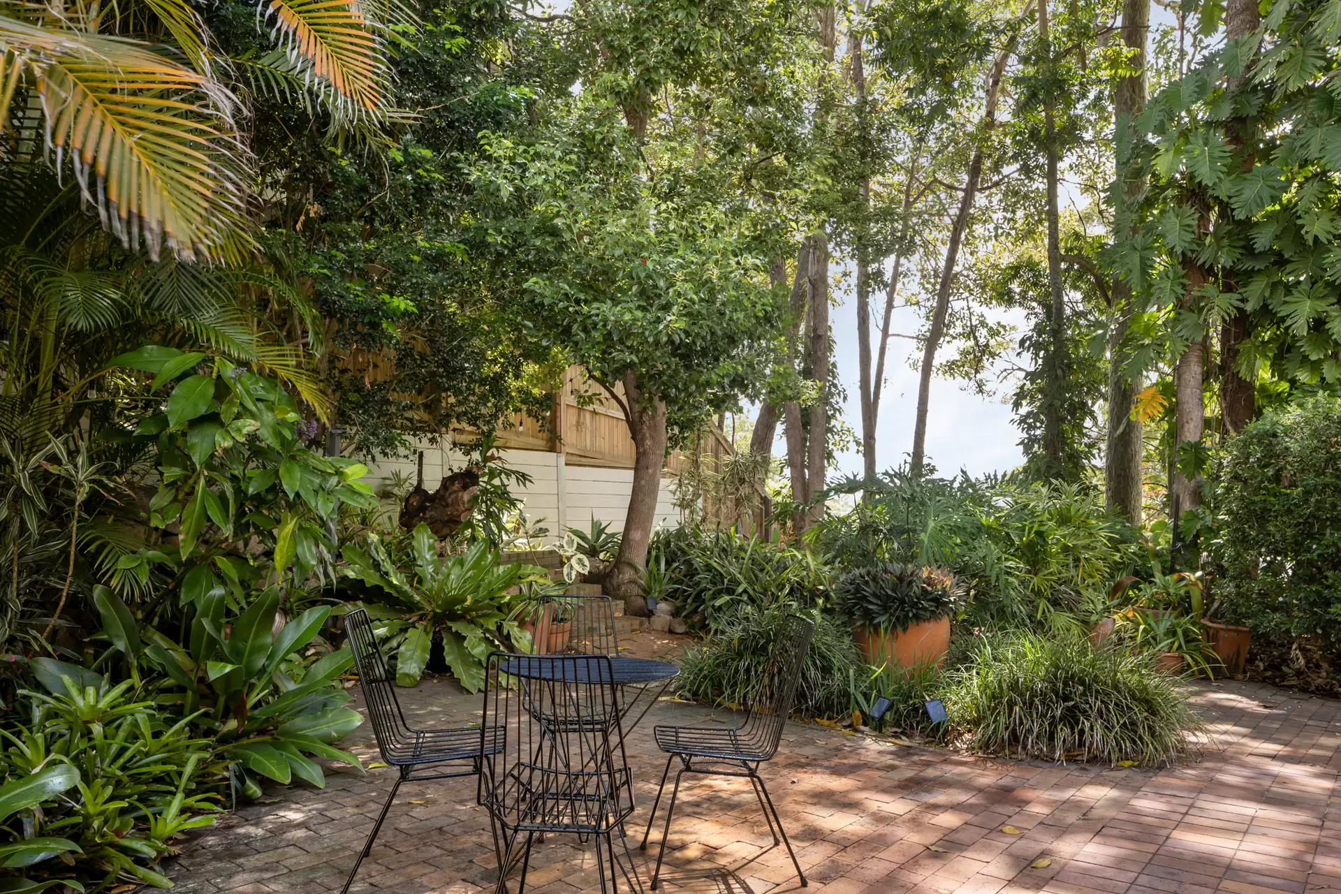 174 Tarragindi Road, Tarragindi Sold by Queensland Sotheby's International Realty - image 1