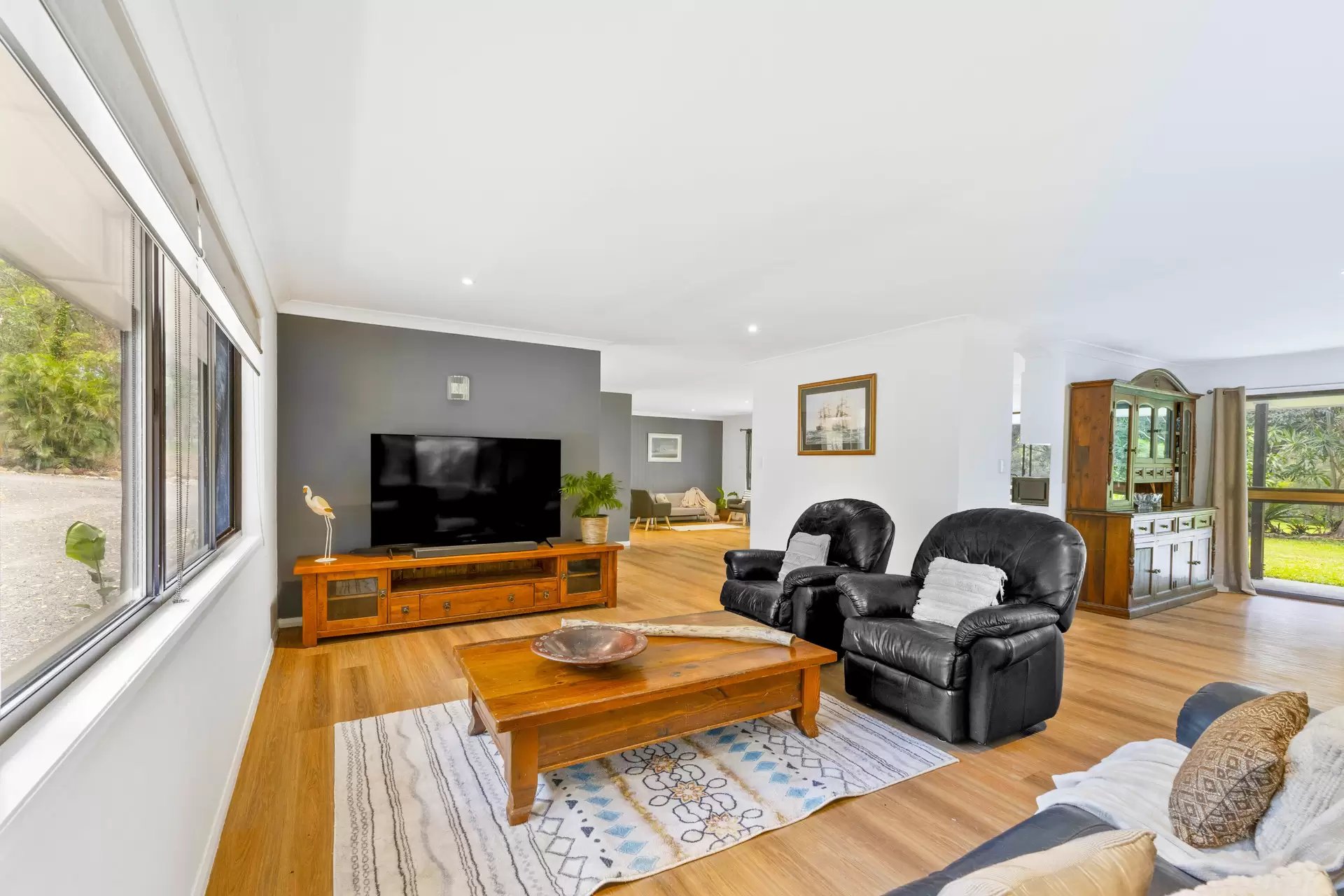 149 Moxon Road, Burbank Sold by  - image 1