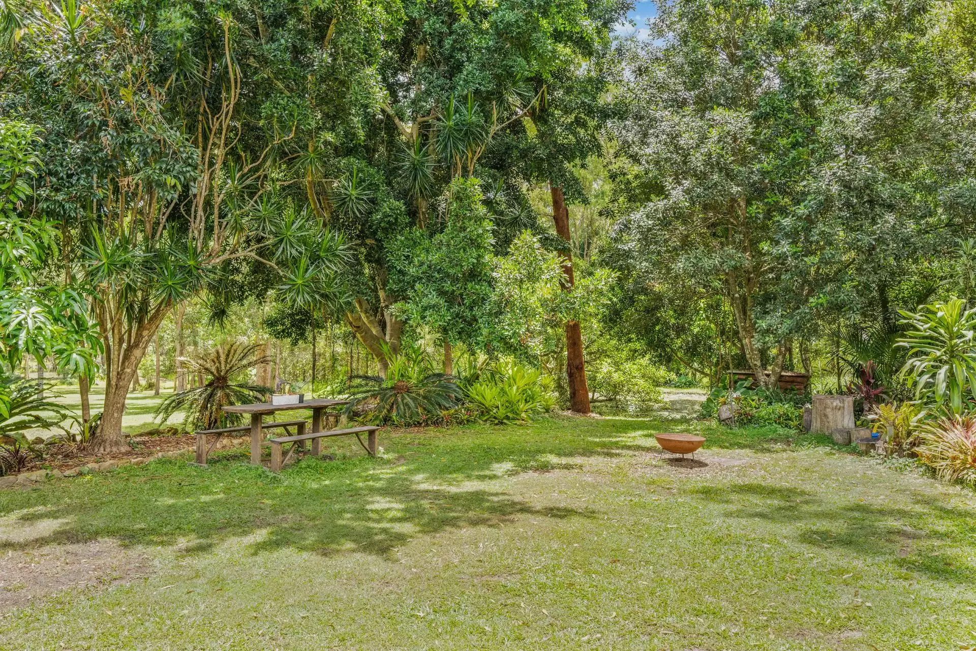149 Moxon Road, Burbank Sold by Queensland Sotheby's International Realty - image 1
