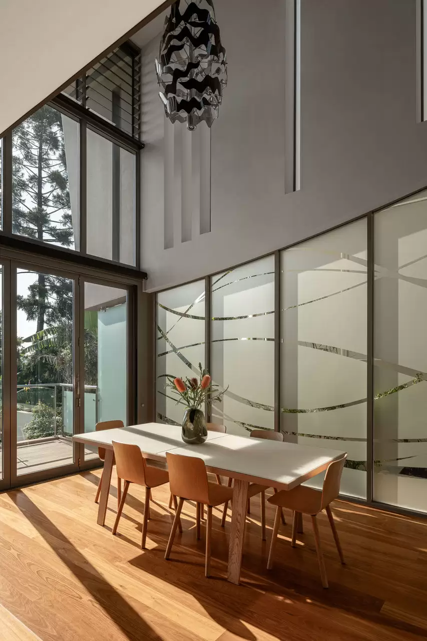40 Wentworth Parade, Balmoral Sold by Queensland Sotheby's International Realty - image 1