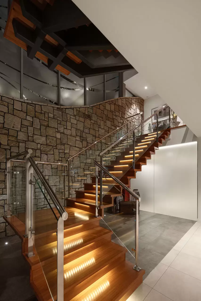 40 Wentworth Parade, Balmoral Sold by Queensland Sotheby's International Realty - image 1