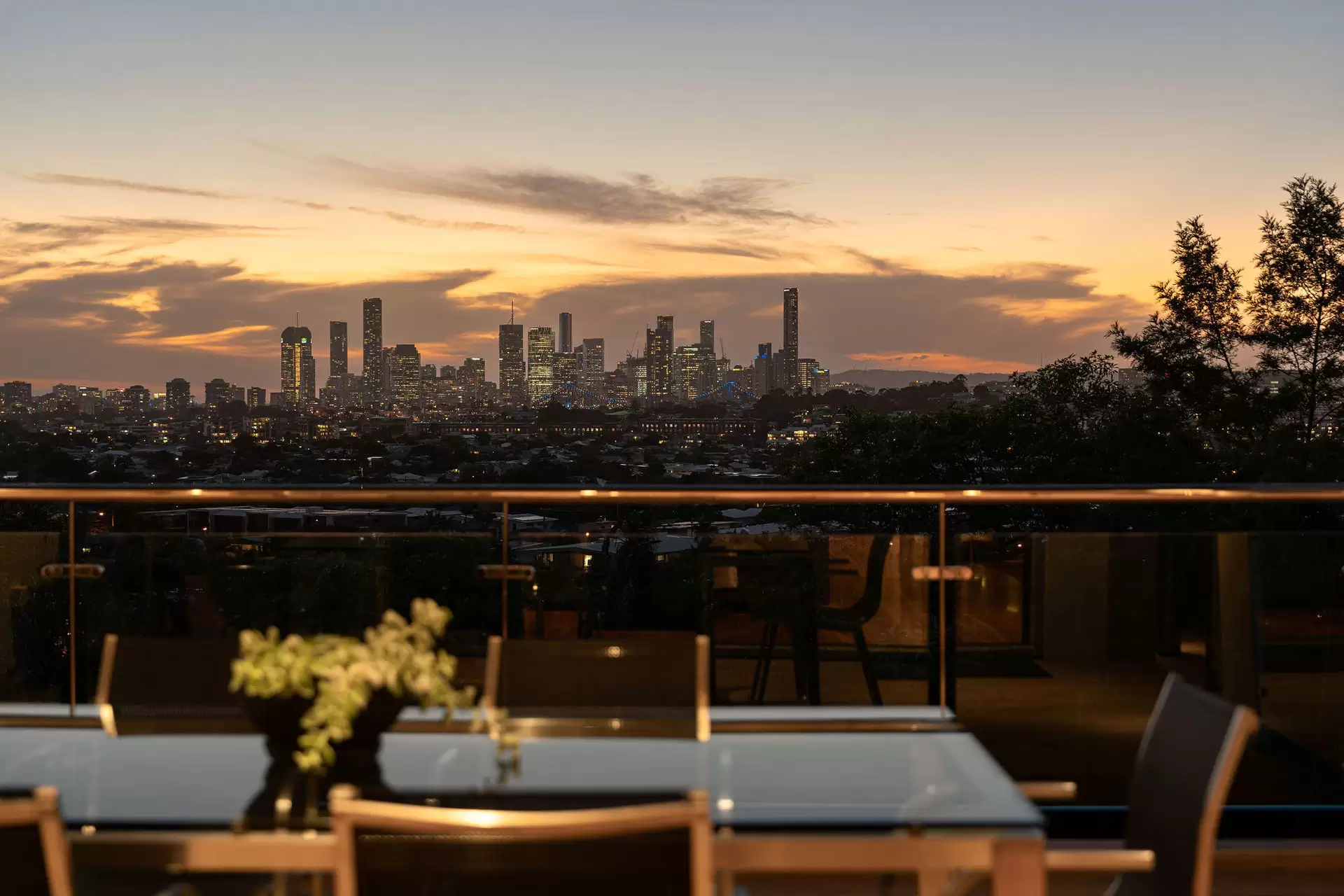 40 Wentworth Parade, Balmoral Sold by Queensland Sotheby's International Realty - image 1
