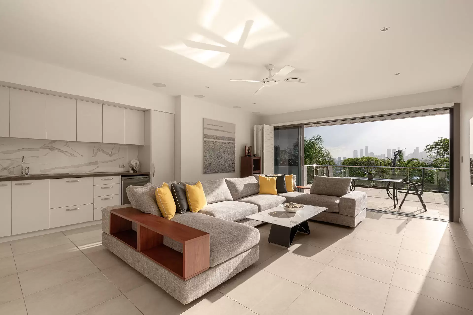 40 Wentworth Parade, Balmoral Sold by Queensland Sotheby's International Realty - image 1