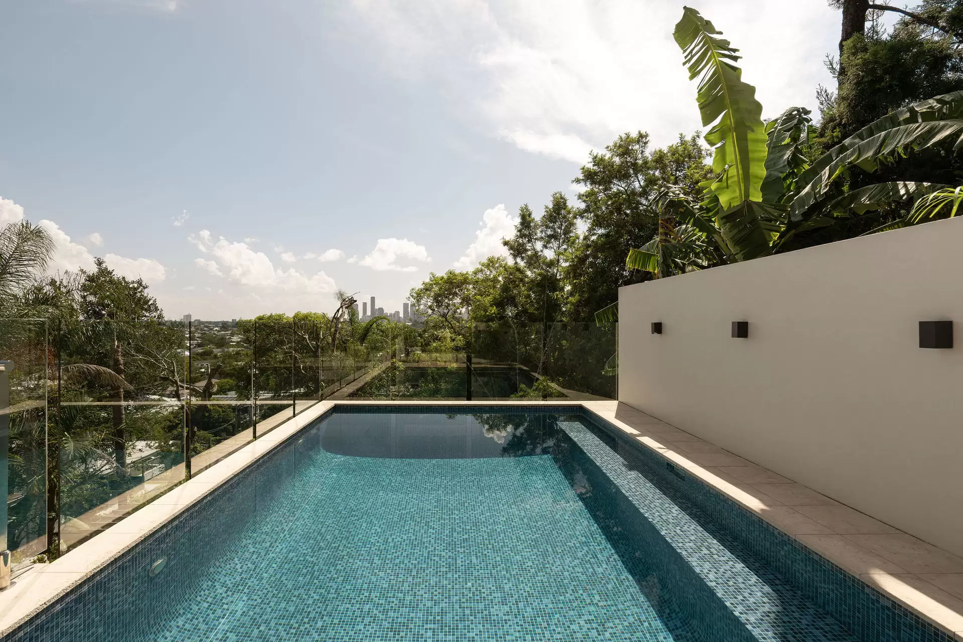 40 Wentworth Parade, Balmoral Sold by Queensland Sotheby's International Realty - image 1