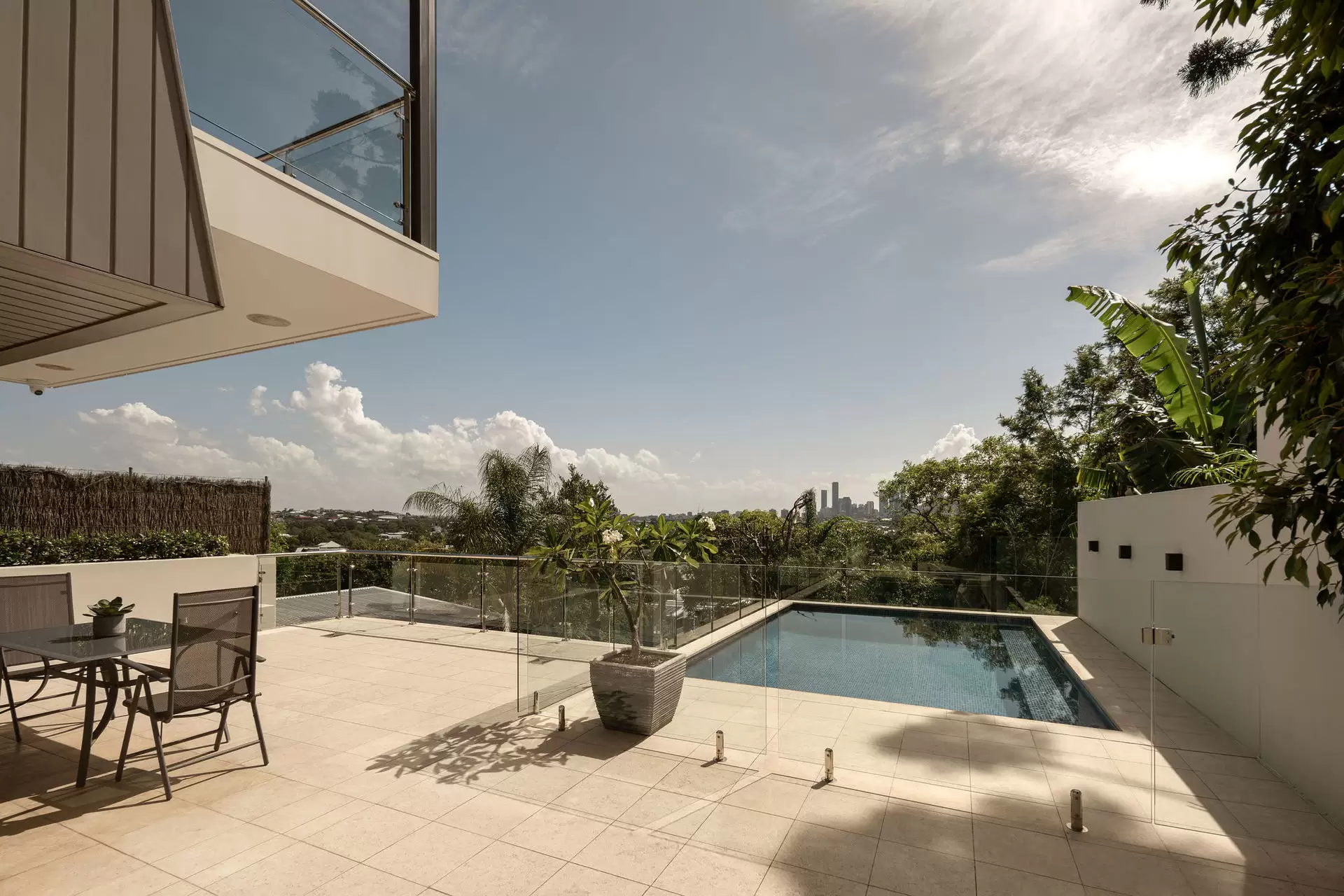 40 Wentworth Parade, Balmoral Sold by Queensland Sotheby's International Realty - image 1