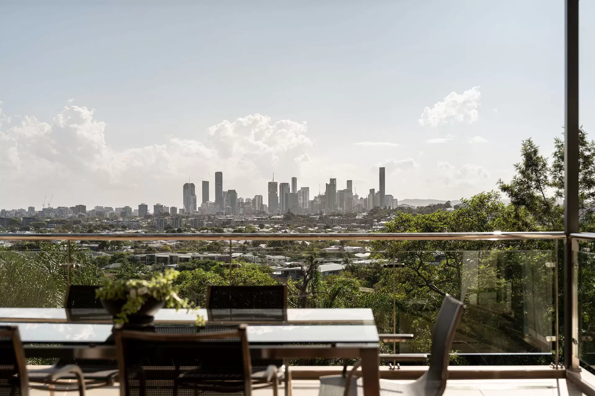 40 Wentworth Parade, Balmoral Sold by Queensland Sotheby's International Realty - image 1