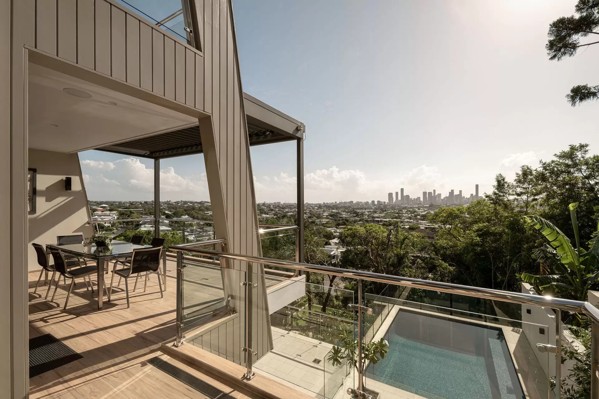 40 Wentworth Parade, Balmoral Sold by Queensland Sotheby's International Realty - image 1