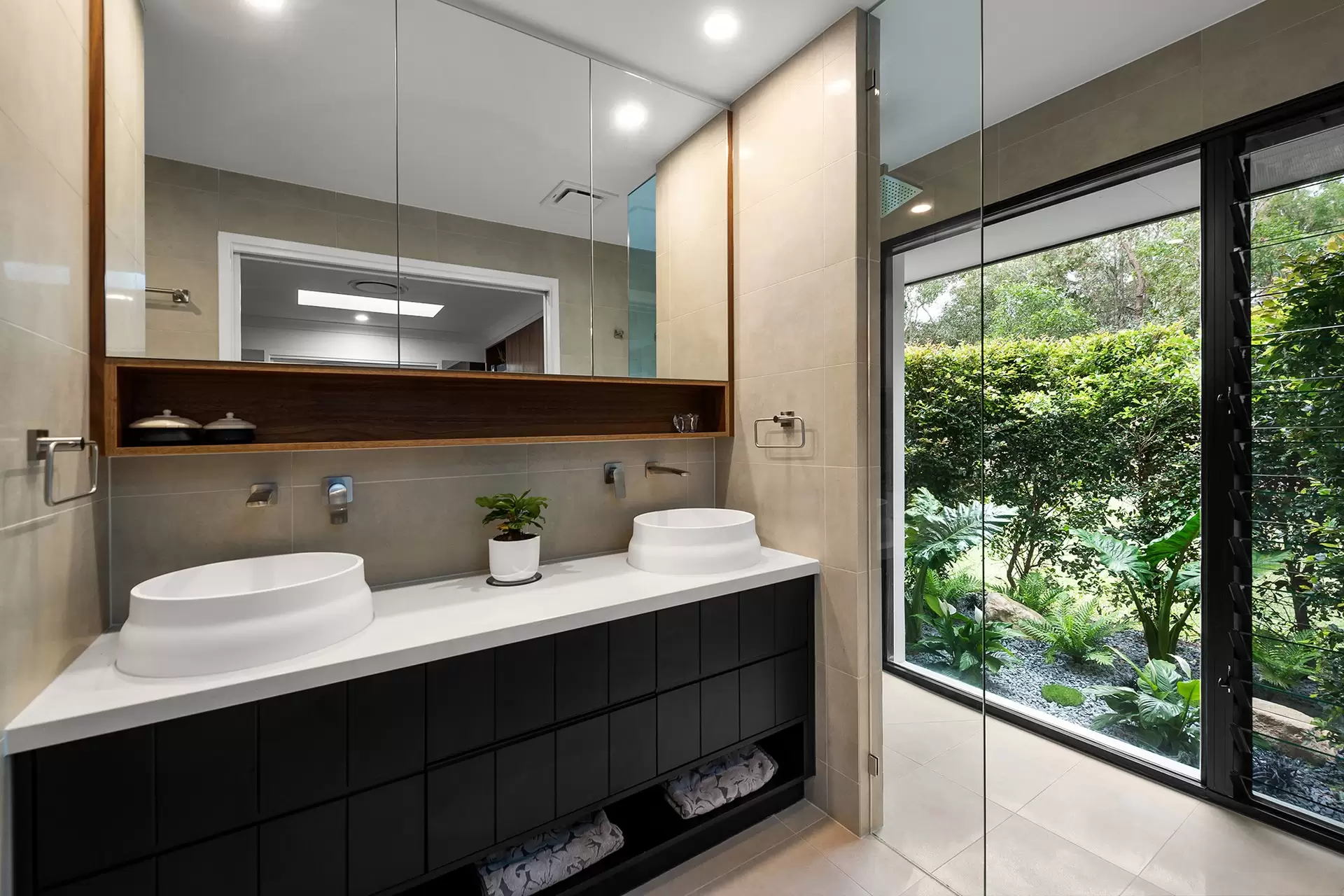 826 London Road, Chandler Sold by Queensland Sotheby's International Realty - image 1