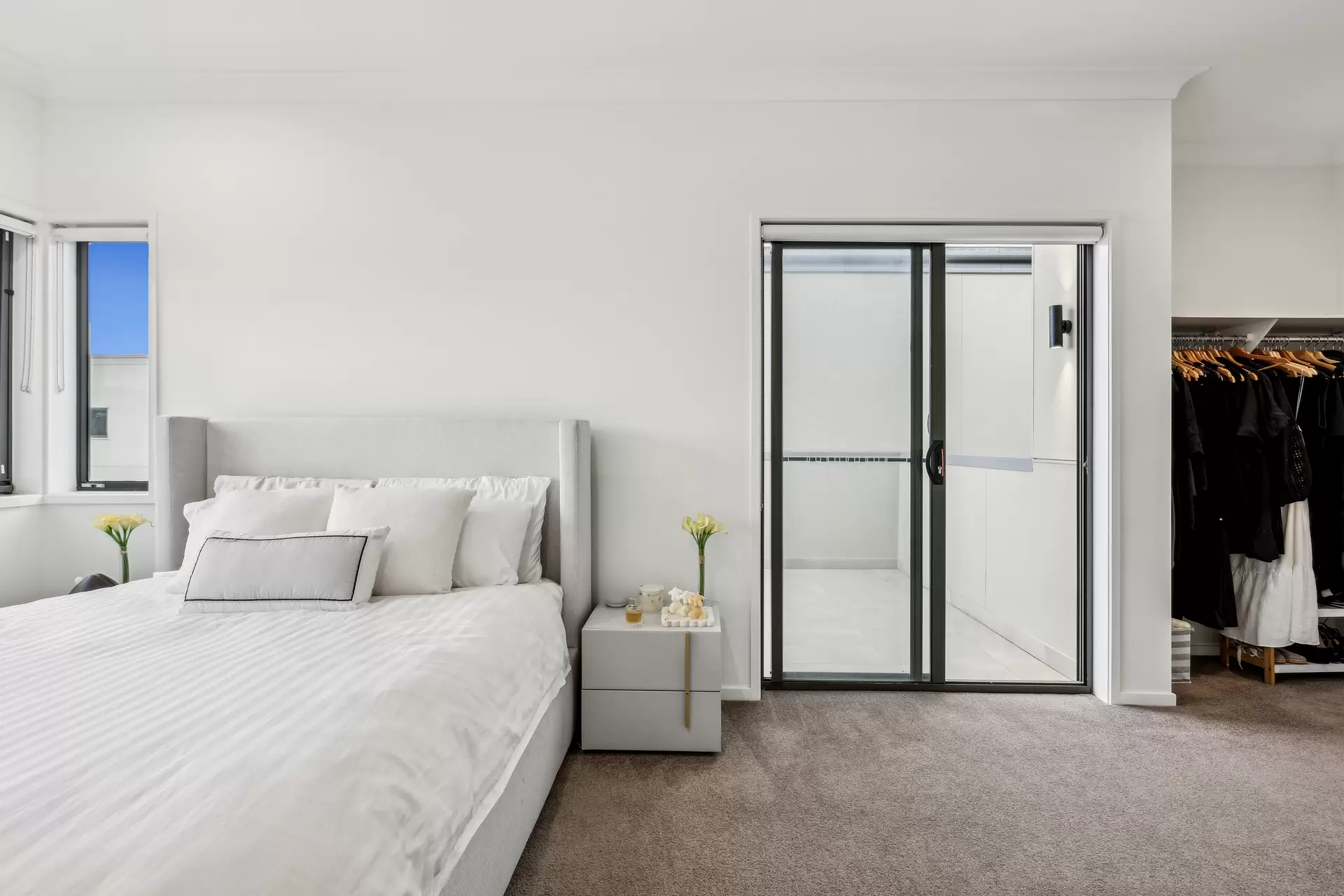 37/191 Marina Quays Boulevard, Hope Island Sold by  - image 1