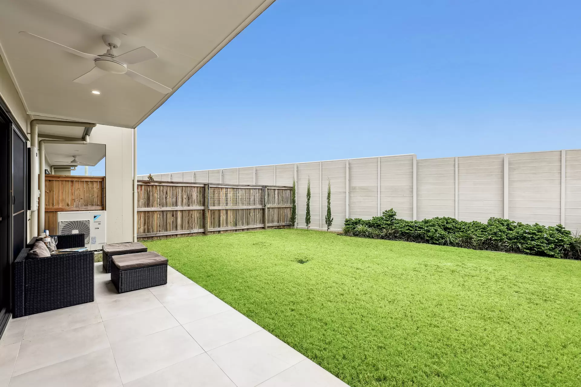 37/191 Marina Quays Boulevard, Hope Island Sold by Queensland Sotheby's International Realty - image 1