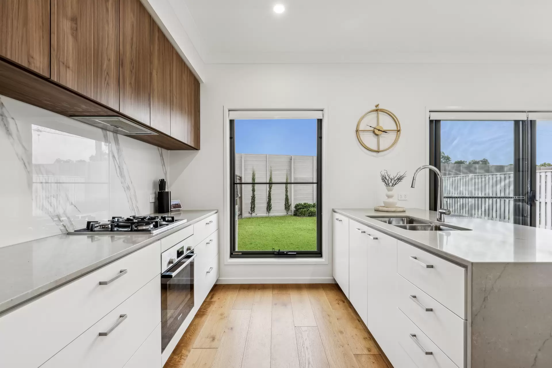 37/191 Marina Quays Boulevard, Hope Island Sold by  - image 1