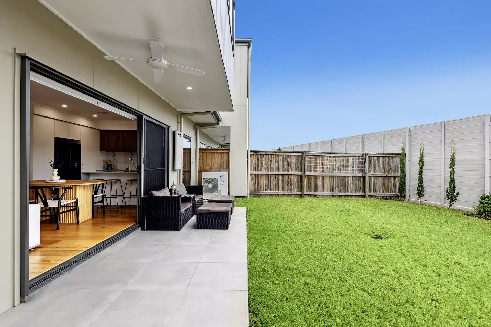 37/191 Marina Quays Boulevard, Hope Island Sold by Queensland Sotheby's International Realty - image 1