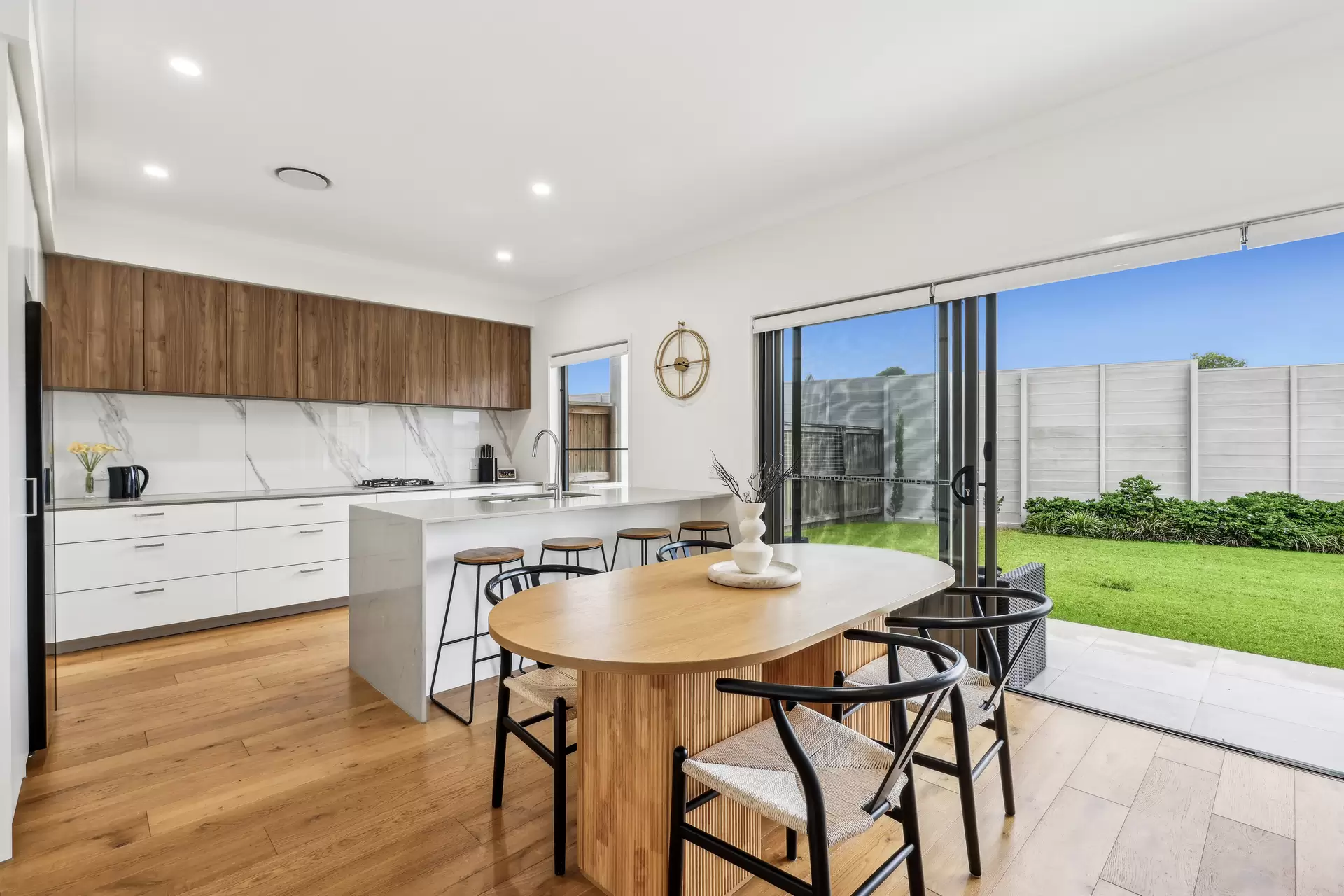 37/191 Marina Quays Boulevard, Hope Island Sold by  - image 1