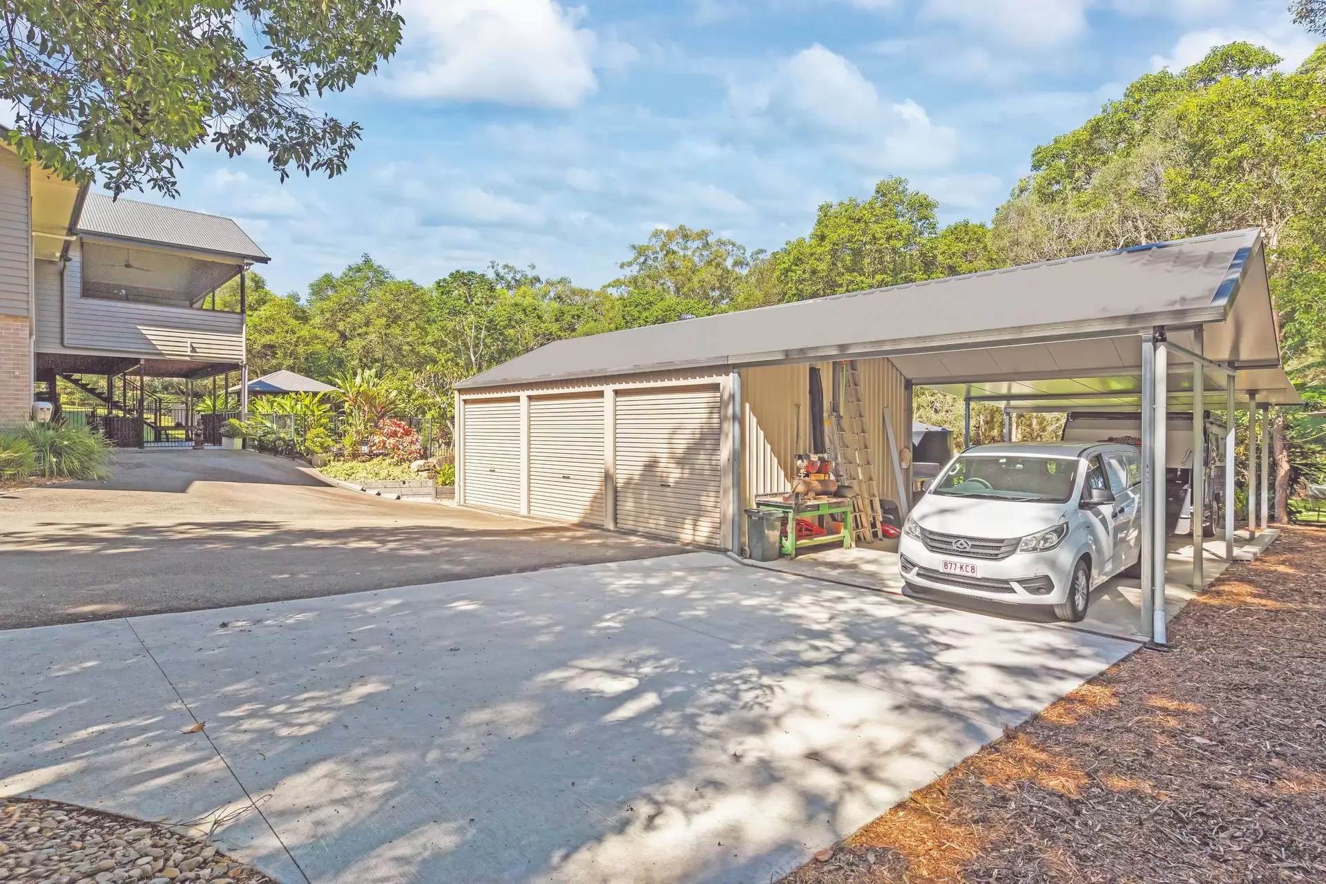 8 Viola Drive, Redland Bay Sold by Queensland Sotheby's International Realty - image 1
